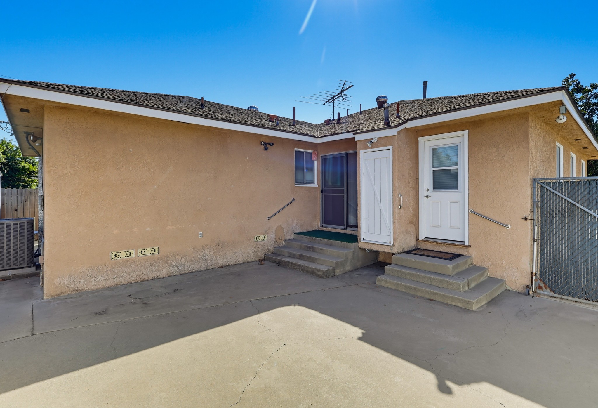 Virtual tour photo 38 of 50 for 4712 Montair Ave