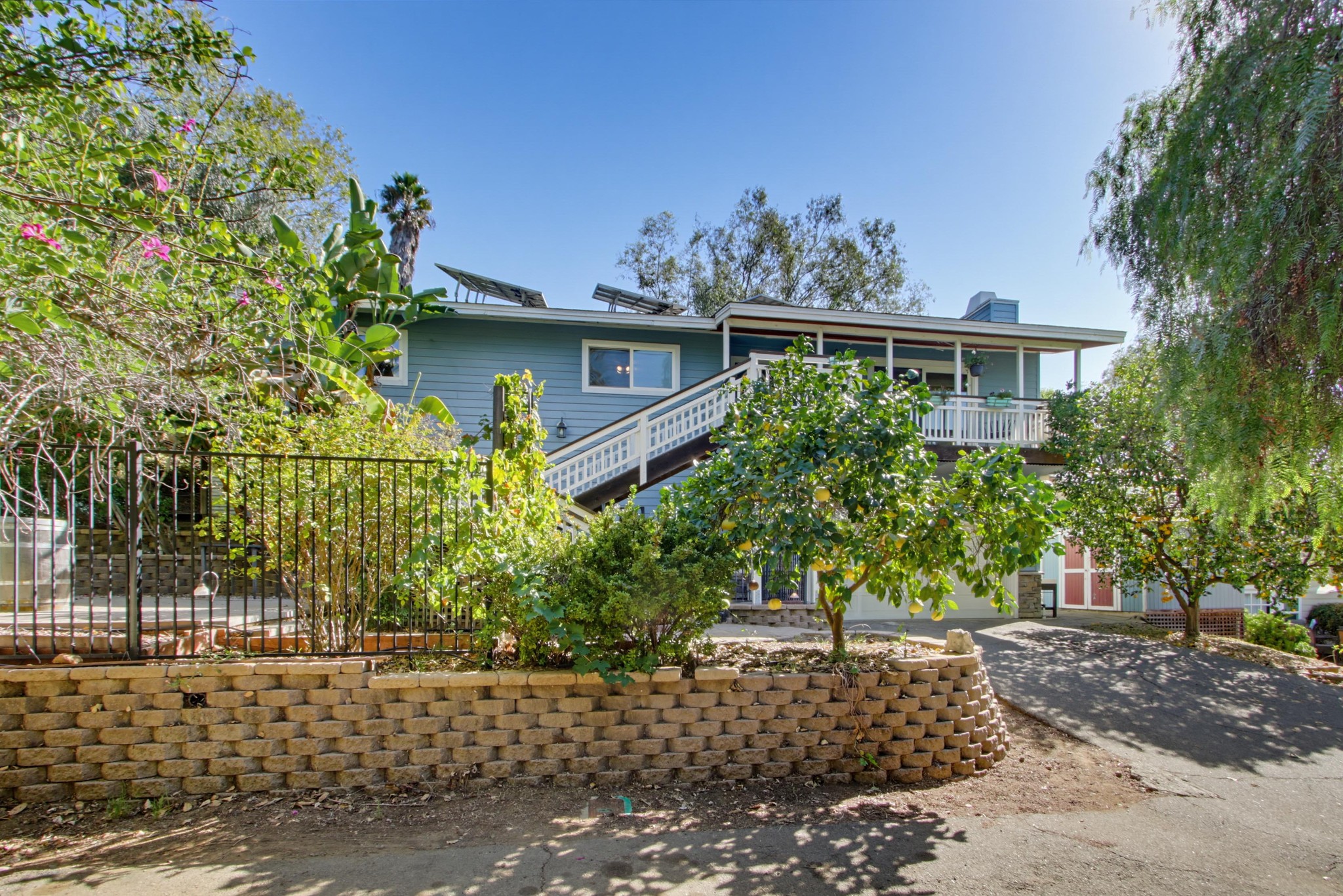 Virtual tour photo 4 of 78 for 472 E Kalmia St