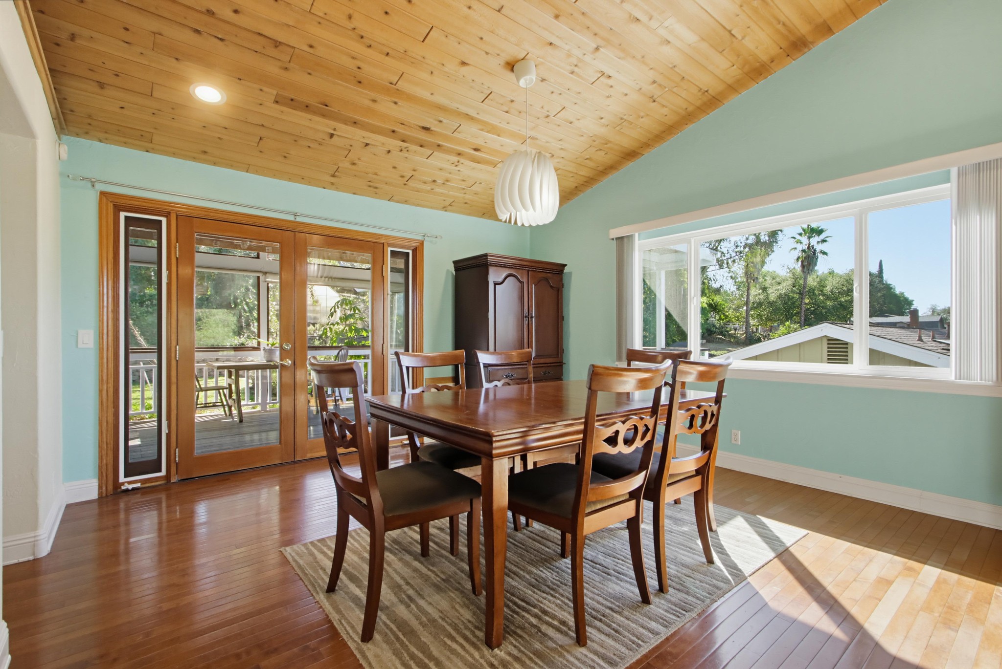Virtual tour photo 13 of 78 for 472 E Kalmia St