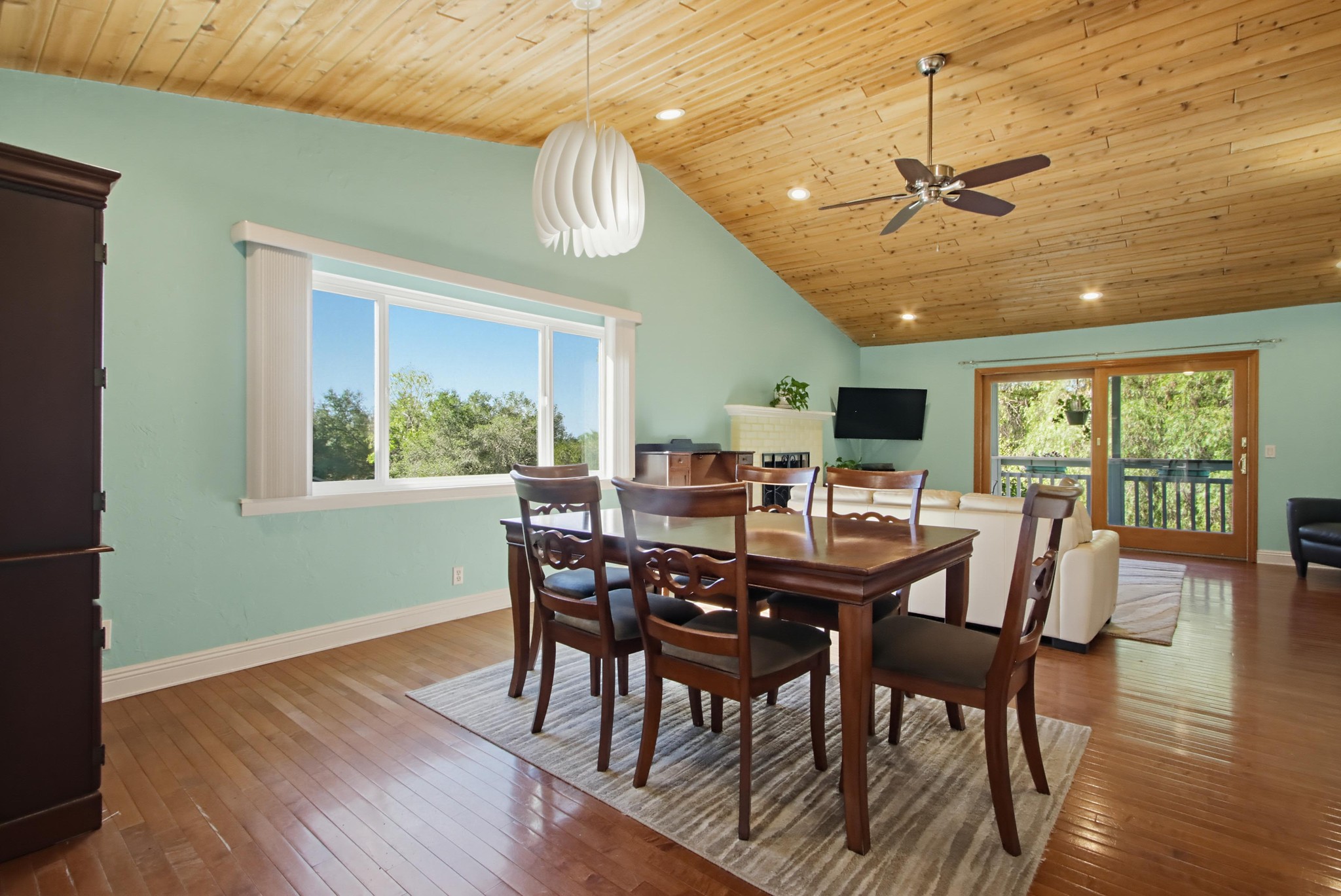 Virtual tour photo 14 of 78 for 472 E Kalmia St