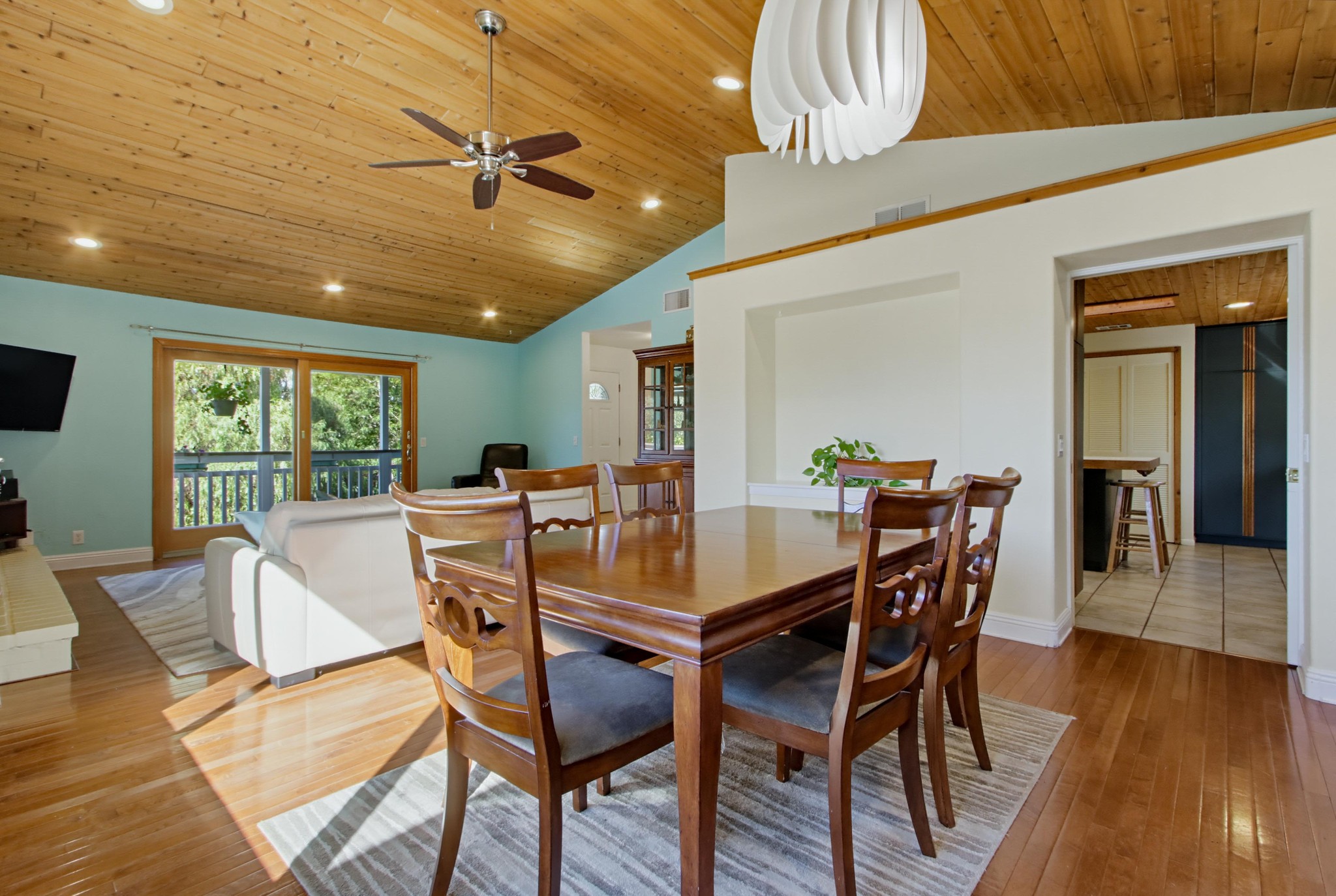 Virtual tour photo 15 of 78 for 472 E Kalmia St