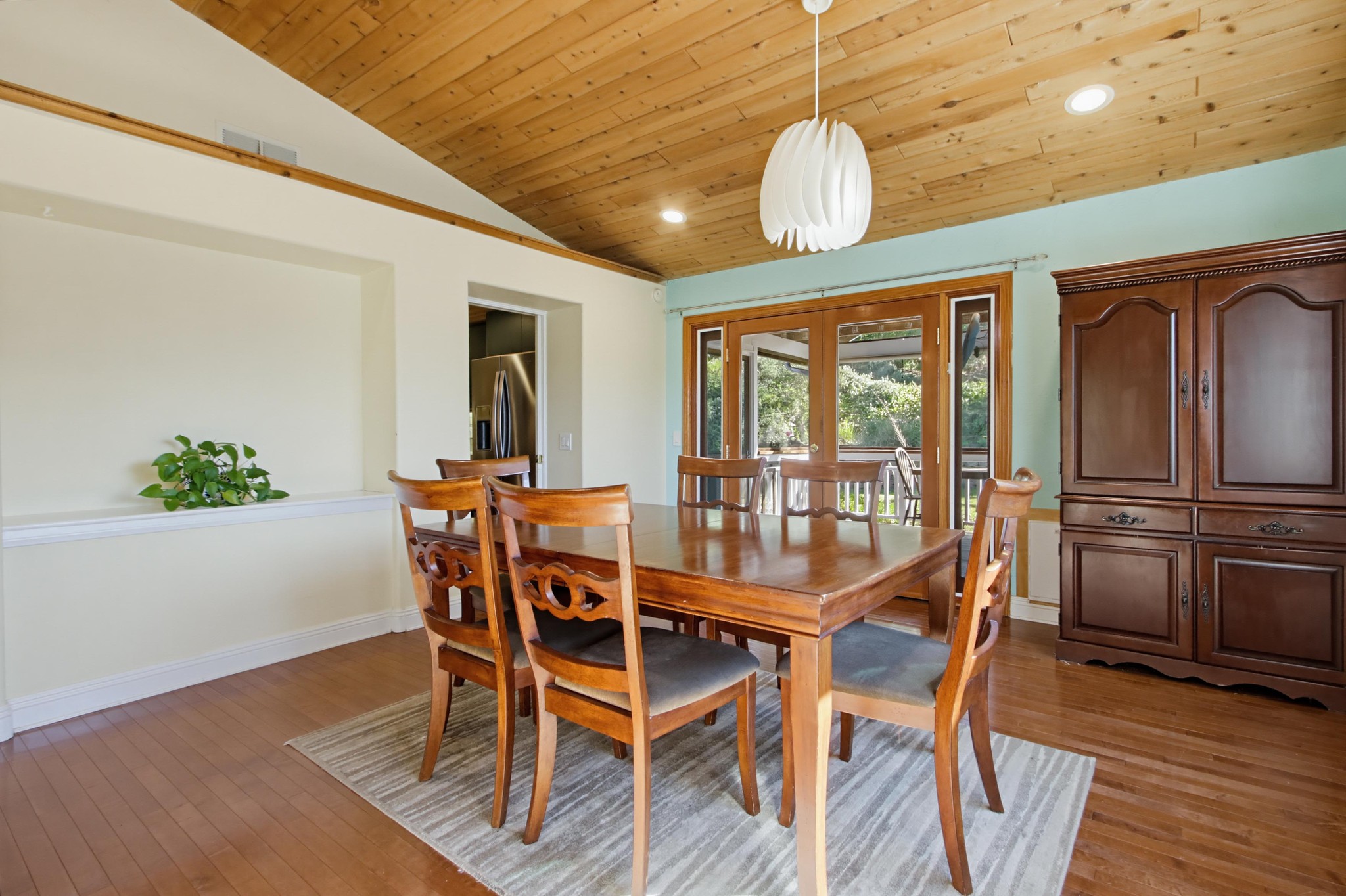 Virtual tour photo 16 of 78 for 472 E Kalmia St