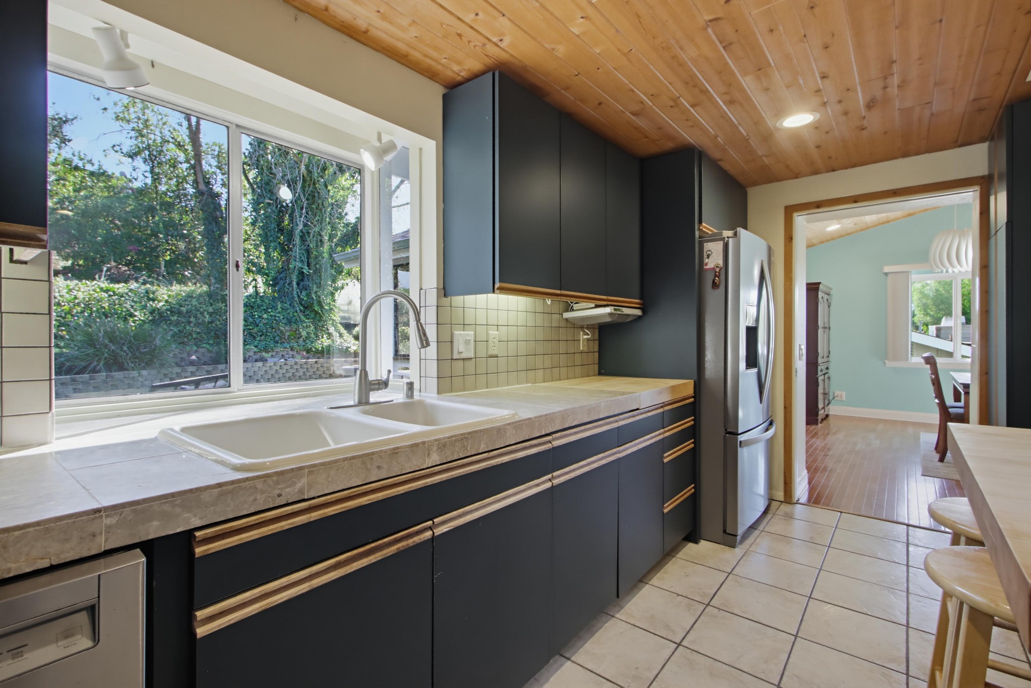 Virtual tour photo 21 of 78 for 472 E Kalmia St