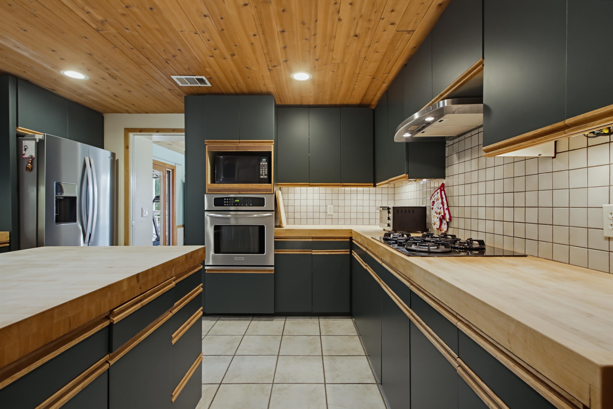 Virtual tour photo 23 of 78 for 472 E Kalmia St