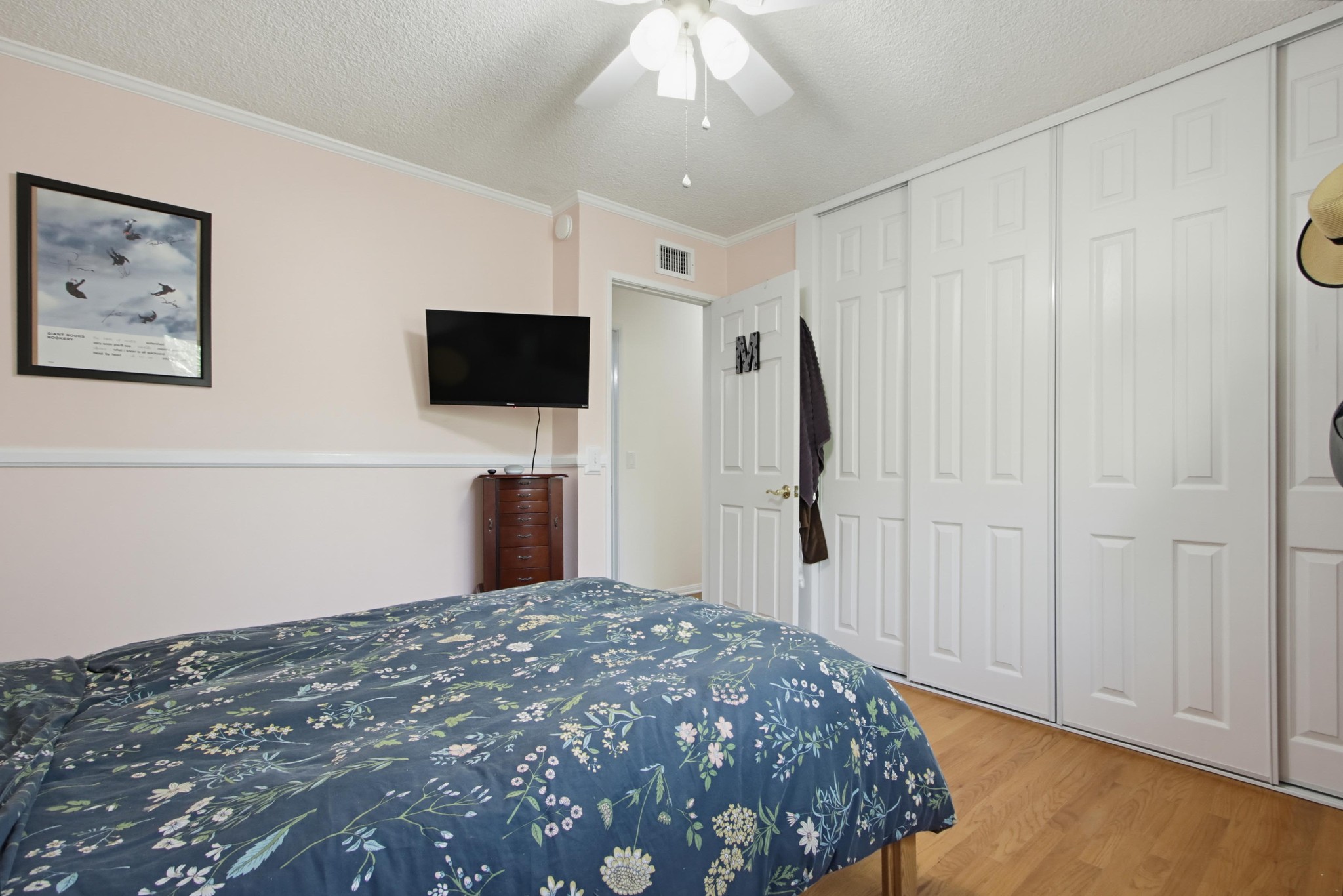 Virtual tour photo 32 of 78 for 472 E Kalmia St