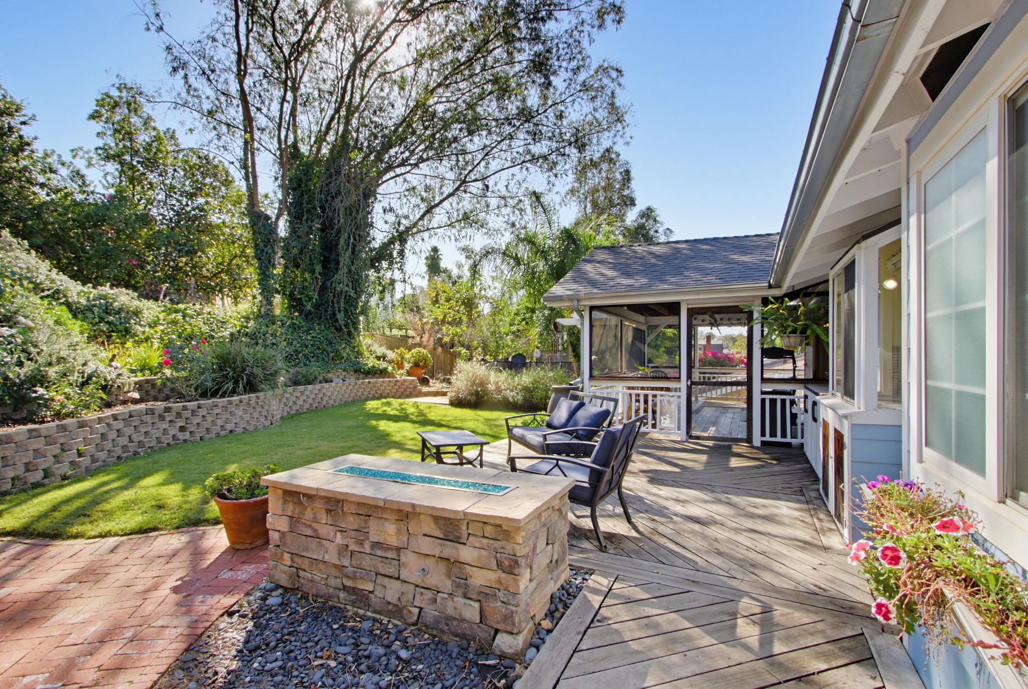 Virtual tour photo 58 of 78 for 472 E Kalmia St