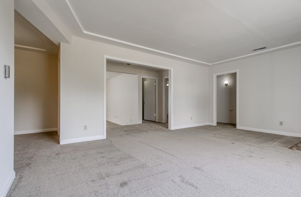Virtual tour photo 9 of 51 for 4725 Jean Dr