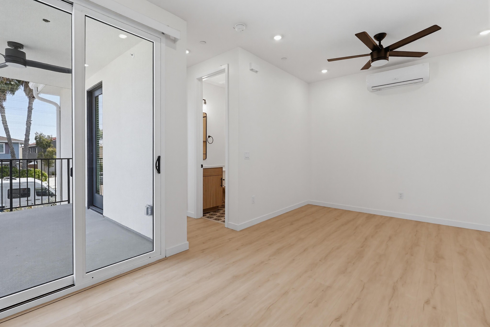 Virtual tour photo 12 of 31 for 4732 Utah St