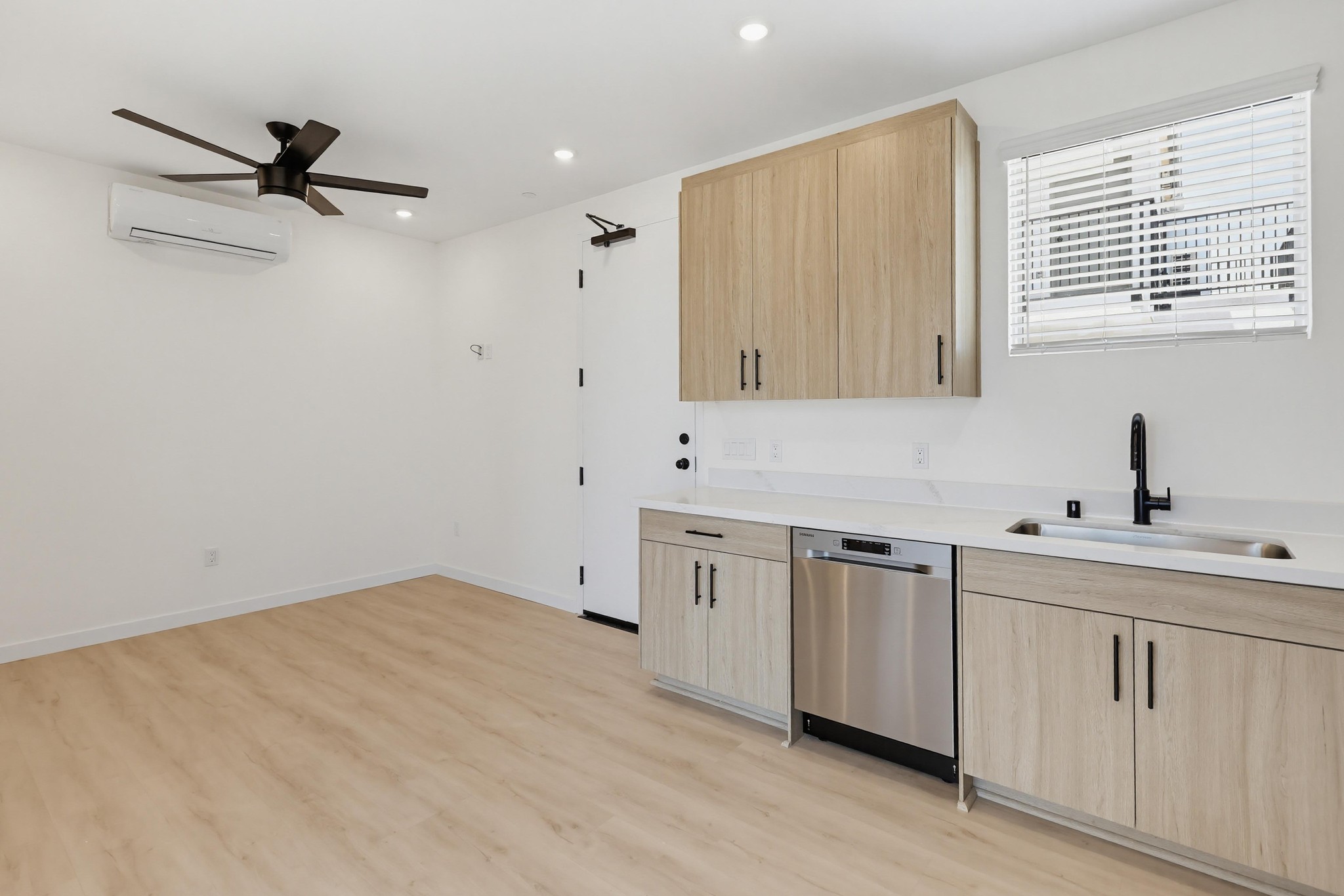 Virtual tour photo 13 of 31 for 4732 Utah St