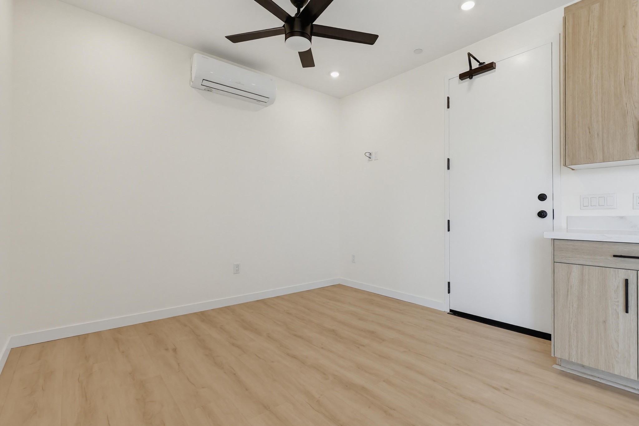 Virtual tour photo 15 of 31 for 4732 Utah St