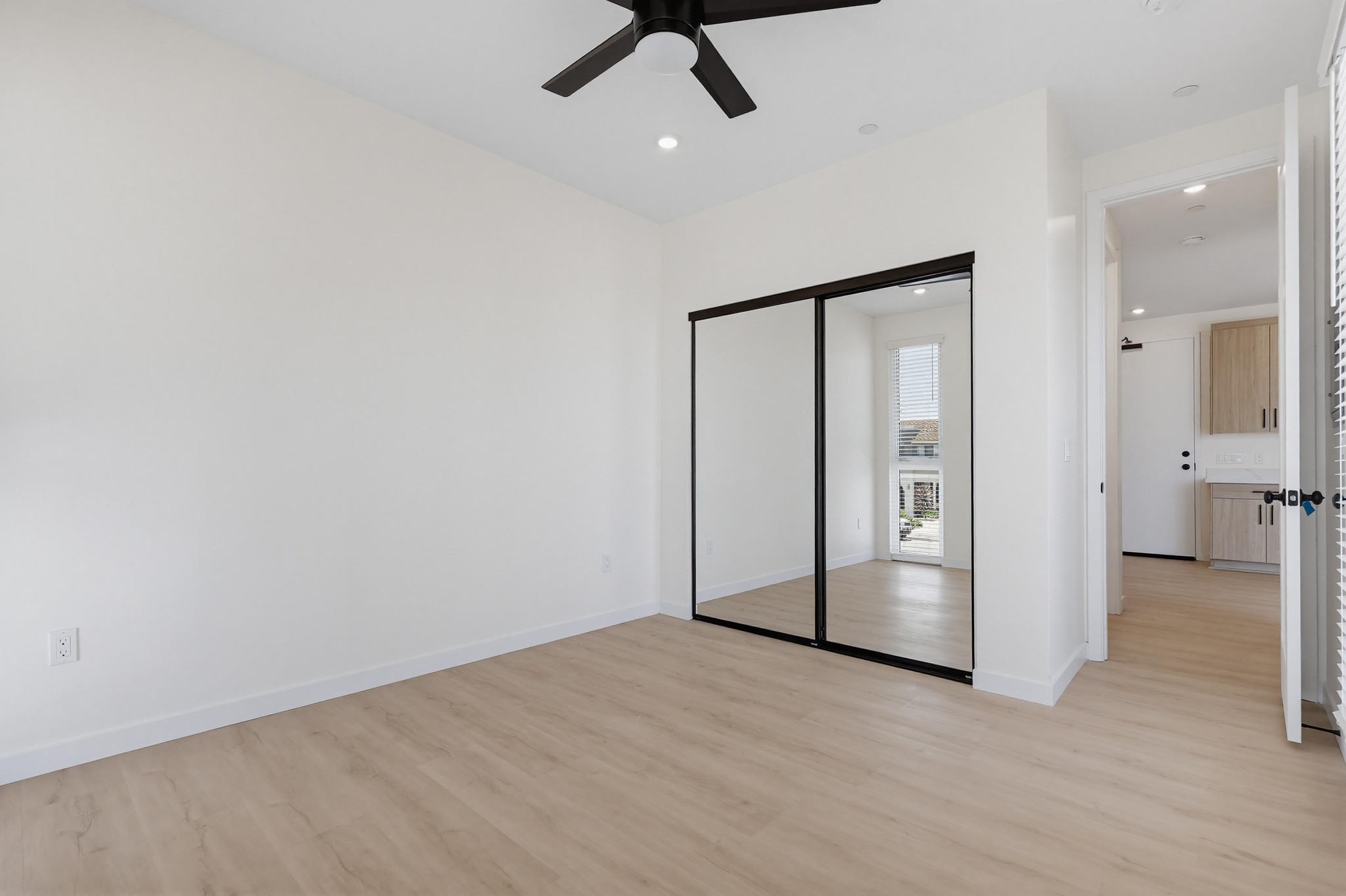 Virtual tour photo 25 of 31 for 4732 Utah St