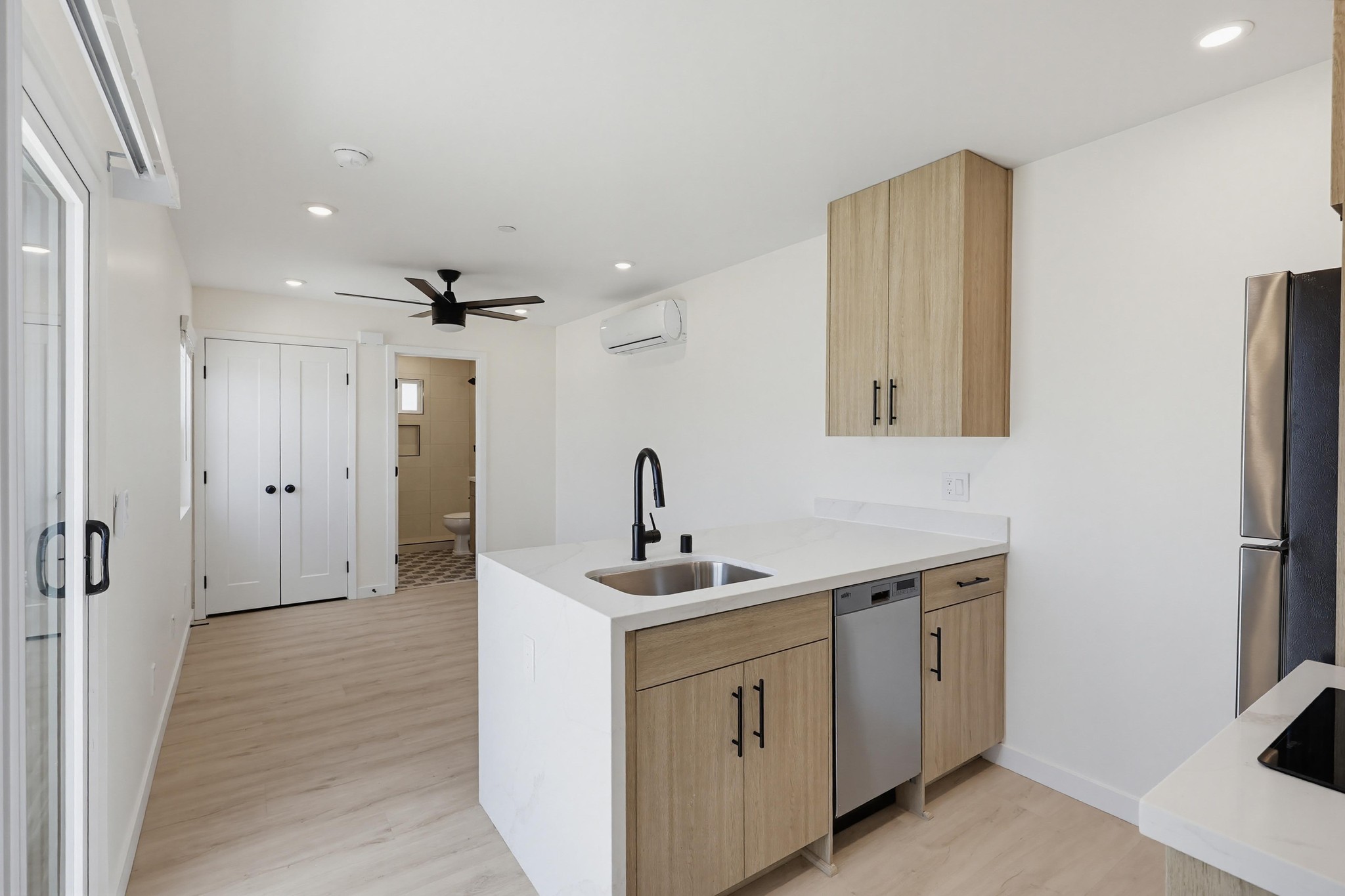 Virtual tour photo 9 of 29 for 4732 Utah St