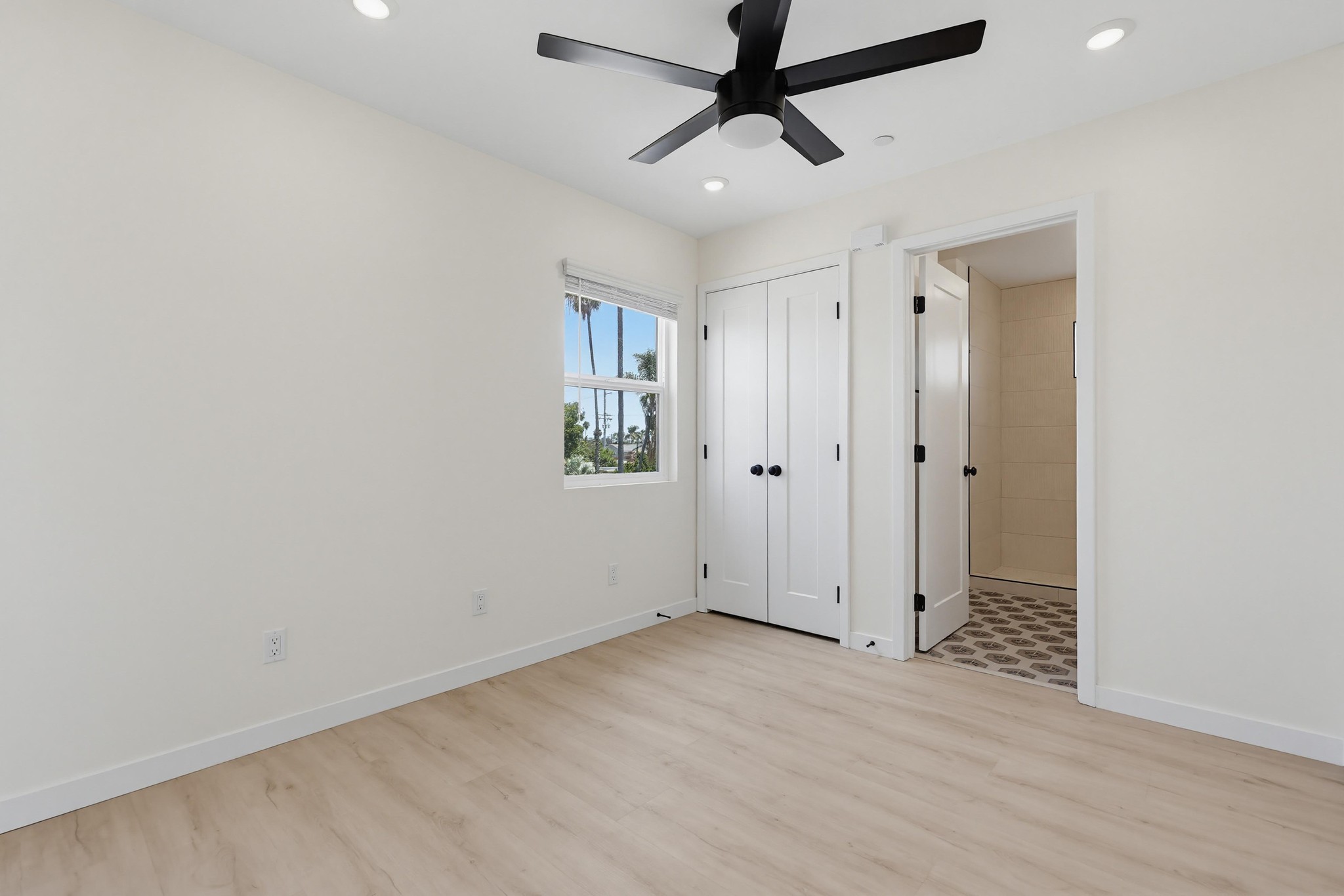 Virtual tour photo 16 of 29 for 4732 Utah St