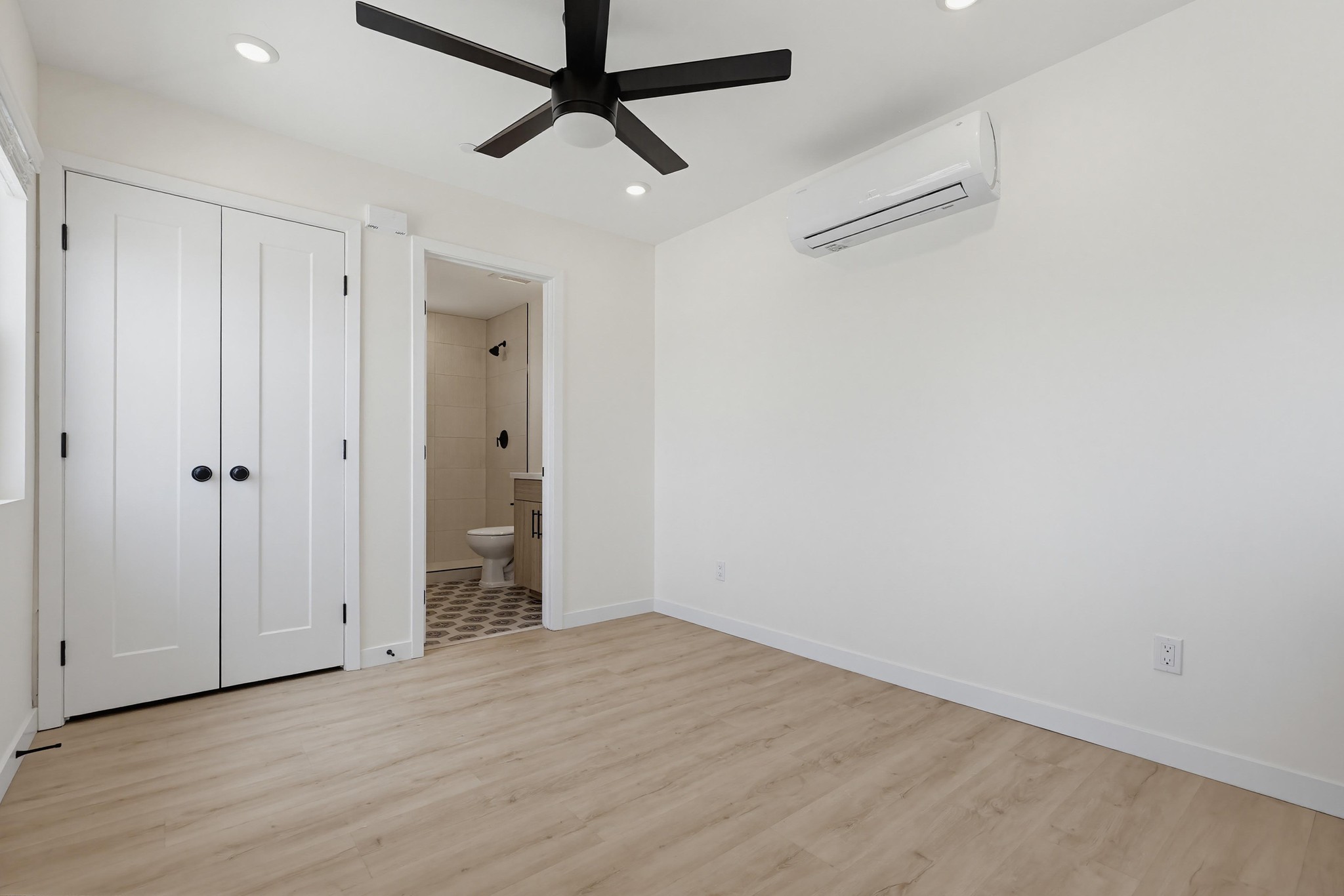 Virtual tour photo 17 of 29 for 4732 Utah St