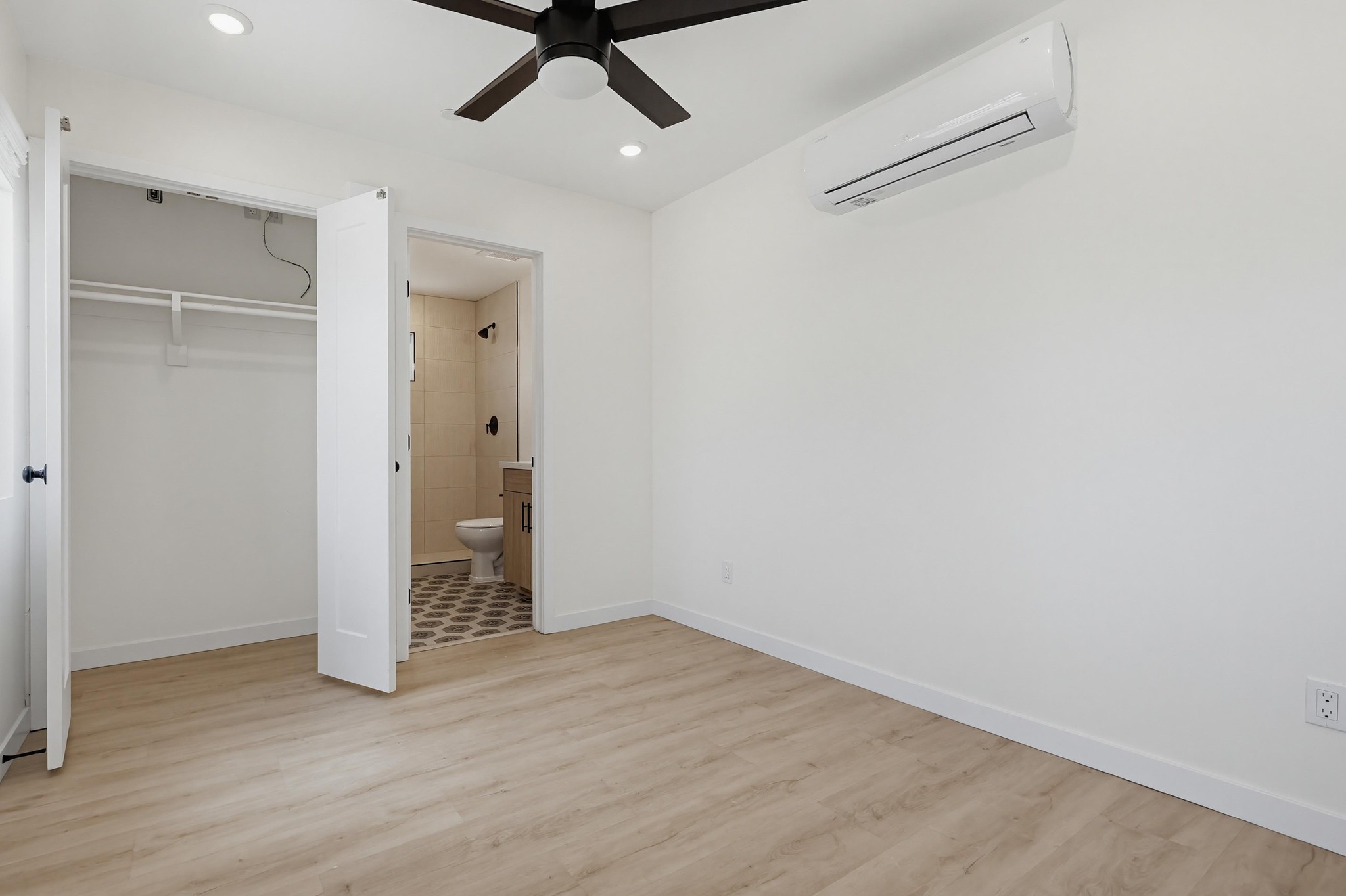Virtual tour photo 18 of 29 for 4732 Utah St