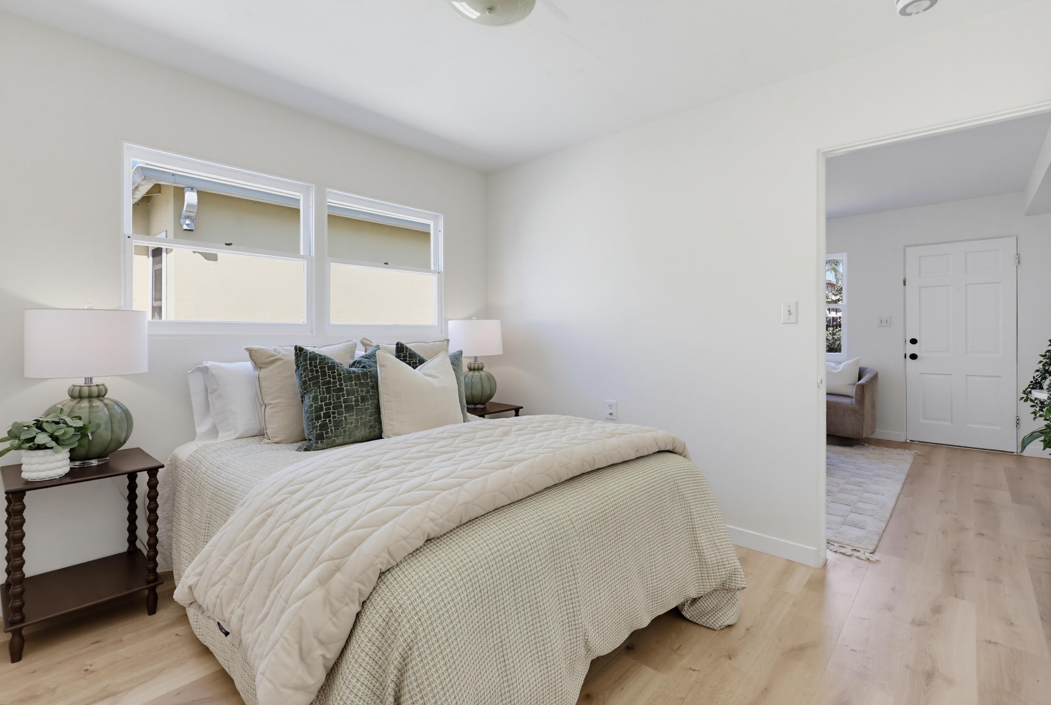 Virtual tour photo 27 of 80 for 4733-35 Orchard Ave