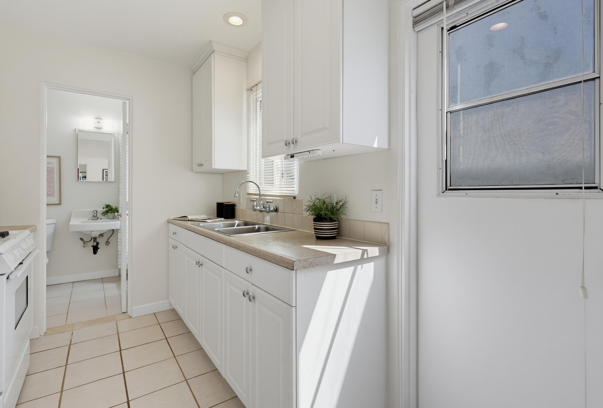 Virtual tour photo 42 of 80 for 4733-35 Orchard Ave