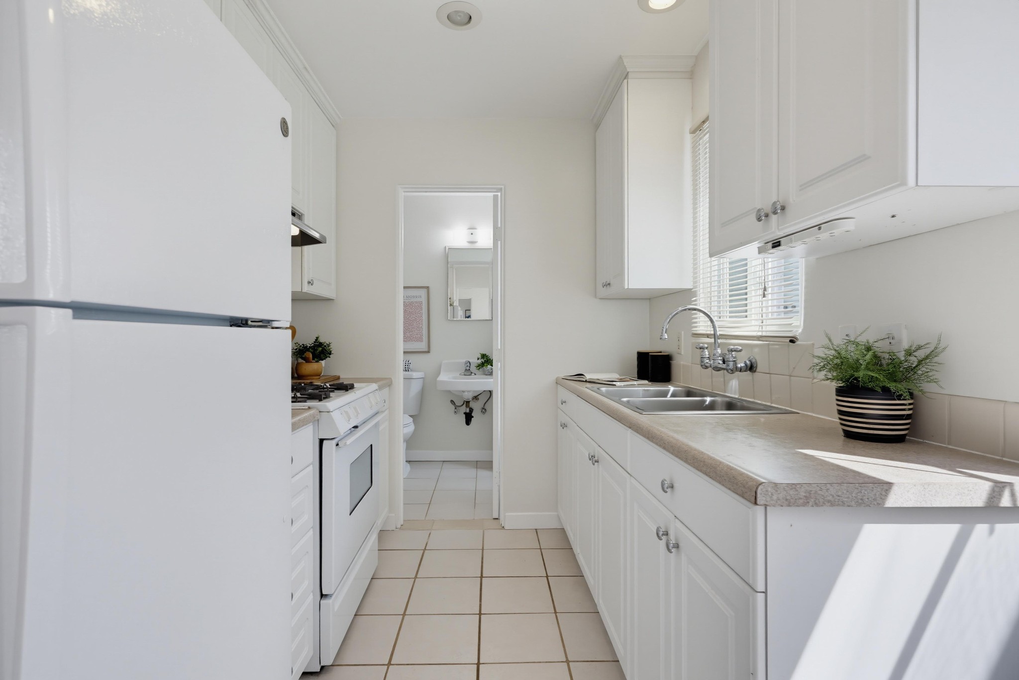 Virtual tour photo 43 of 80 for 4733-35 Orchard Ave