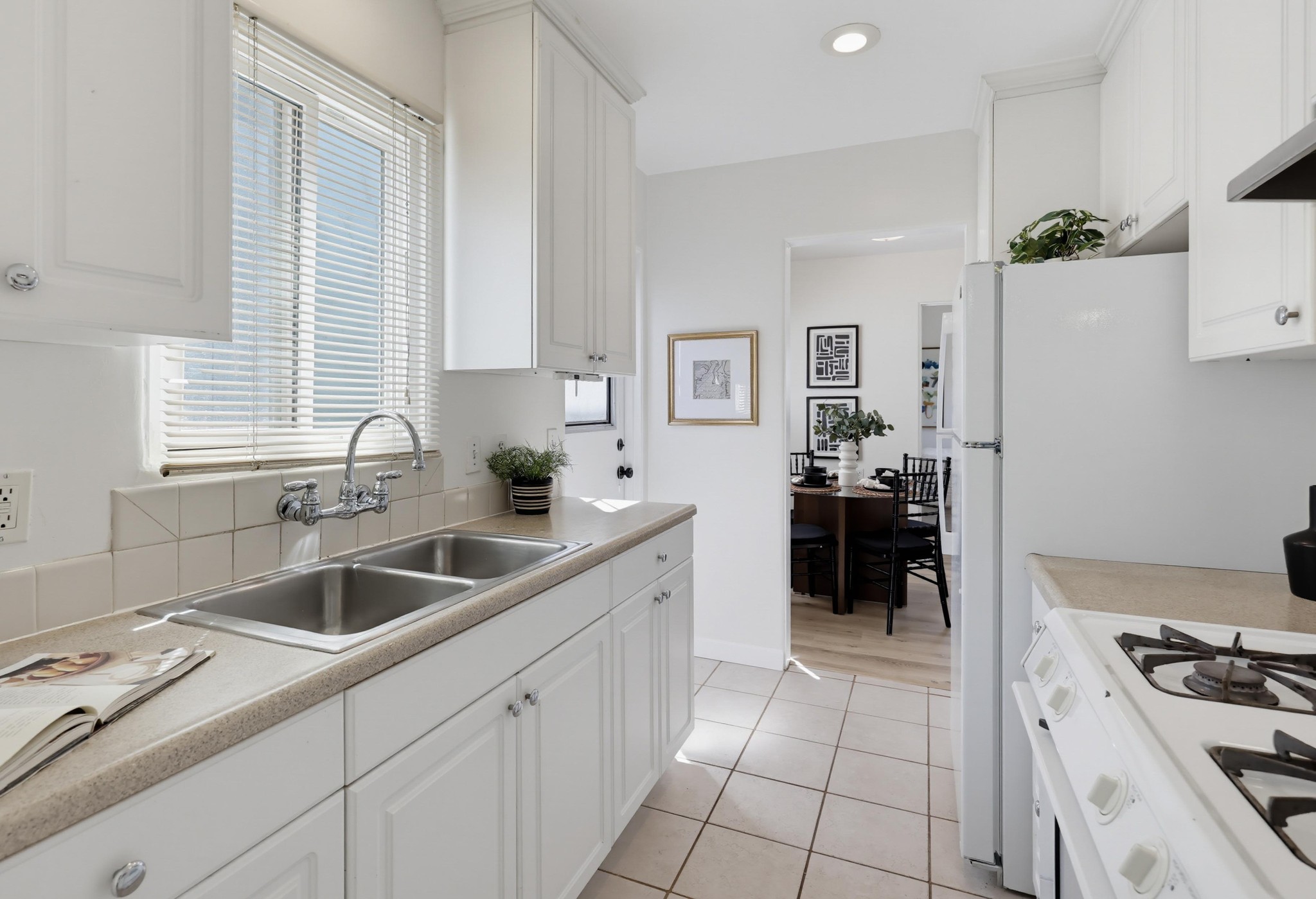 Virtual tour photo 46 of 80 for 4733-35 Orchard Ave