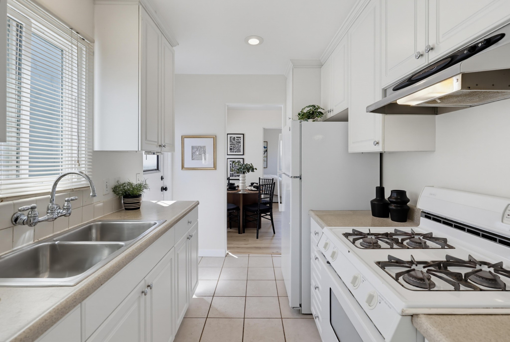 Virtual tour photo 47 of 80 for 4733-35 Orchard Ave