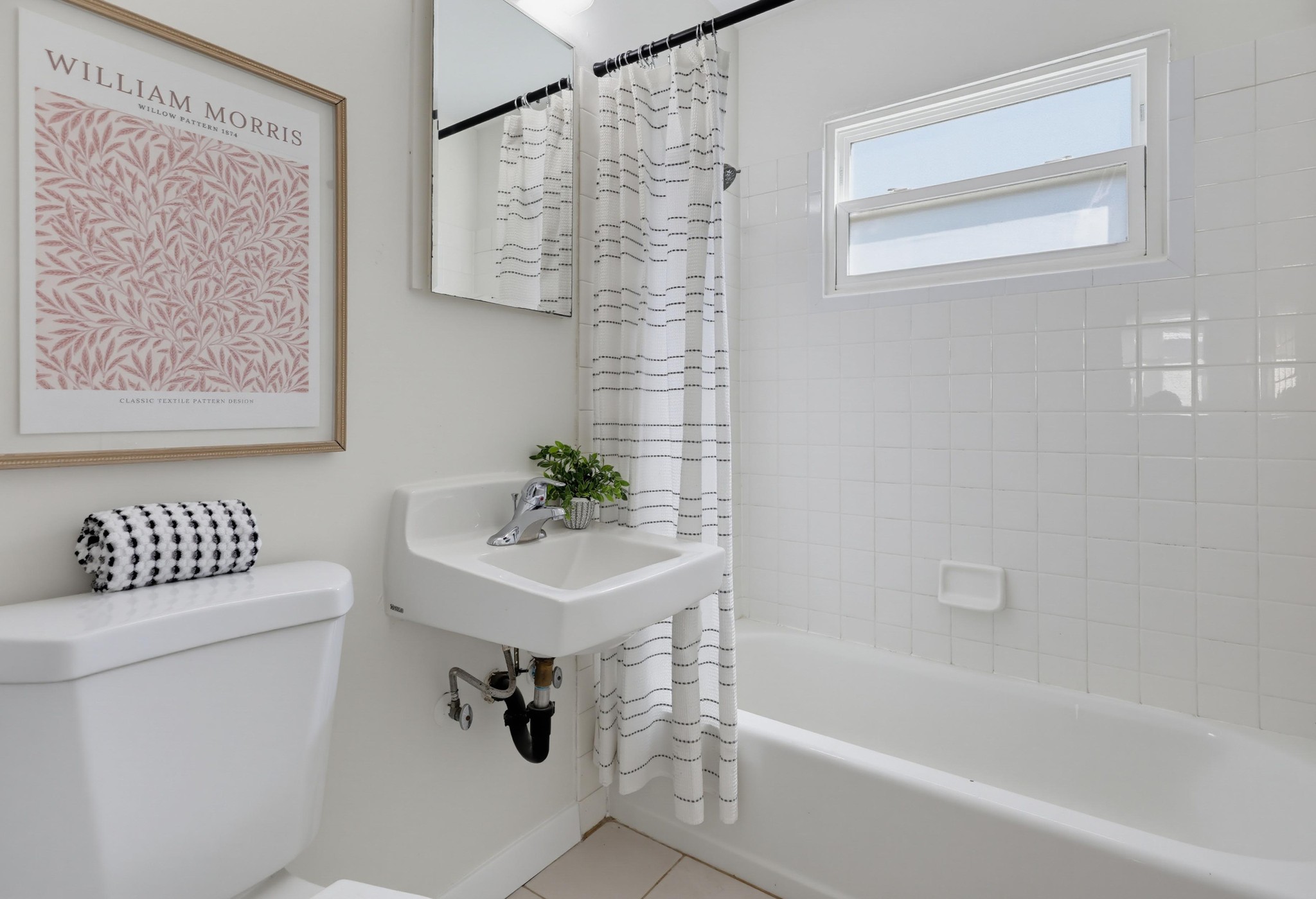 Virtual tour photo 53 of 80 for 4733-35 Orchard Ave
