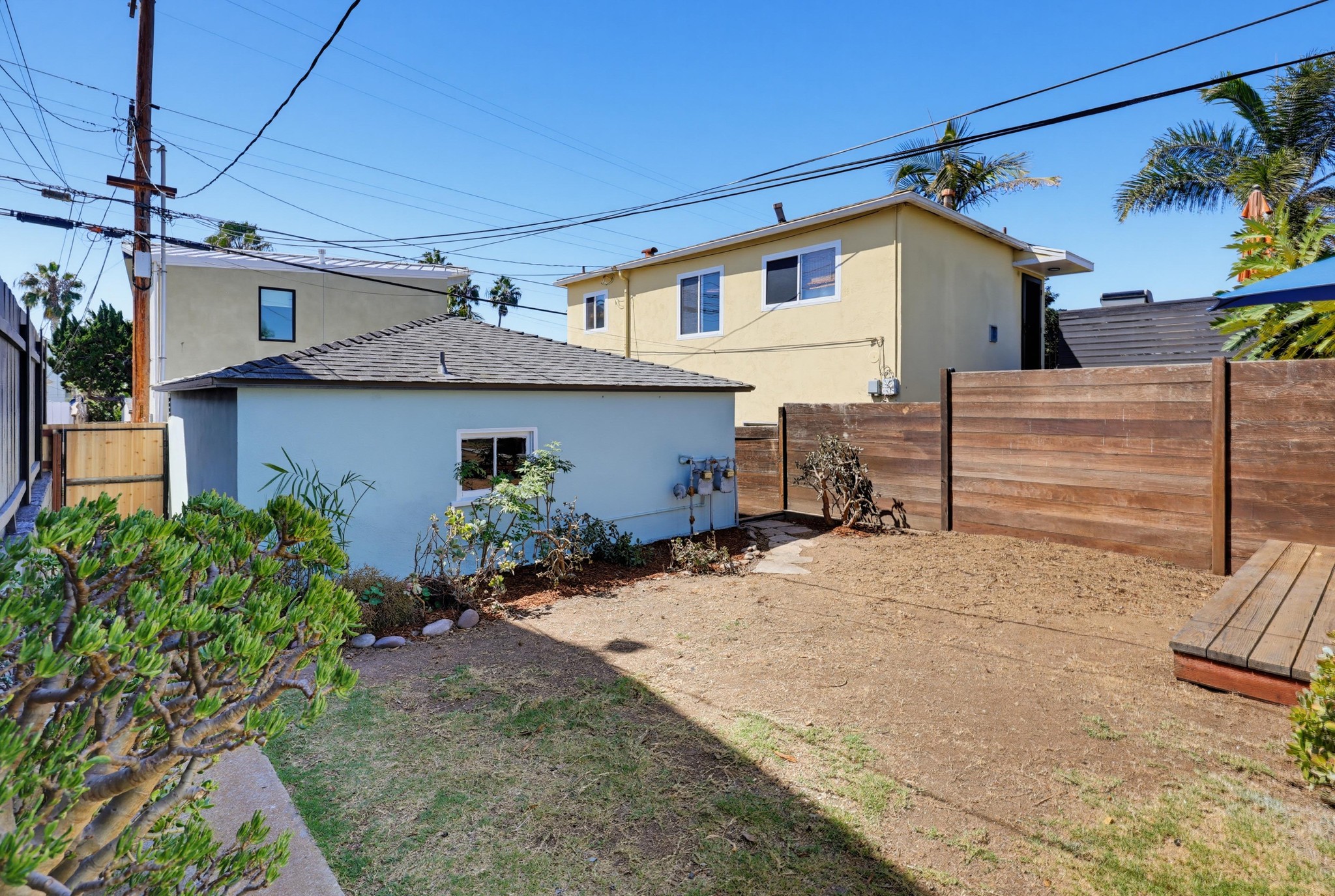 Virtual tour photo 70 of 80 for 4733-35 Orchard Ave