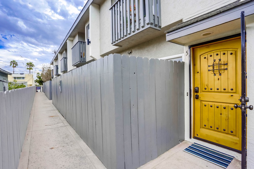 Virtual tour photo 3 of 29 for 4733 W Mountain View Dr UNIT 5