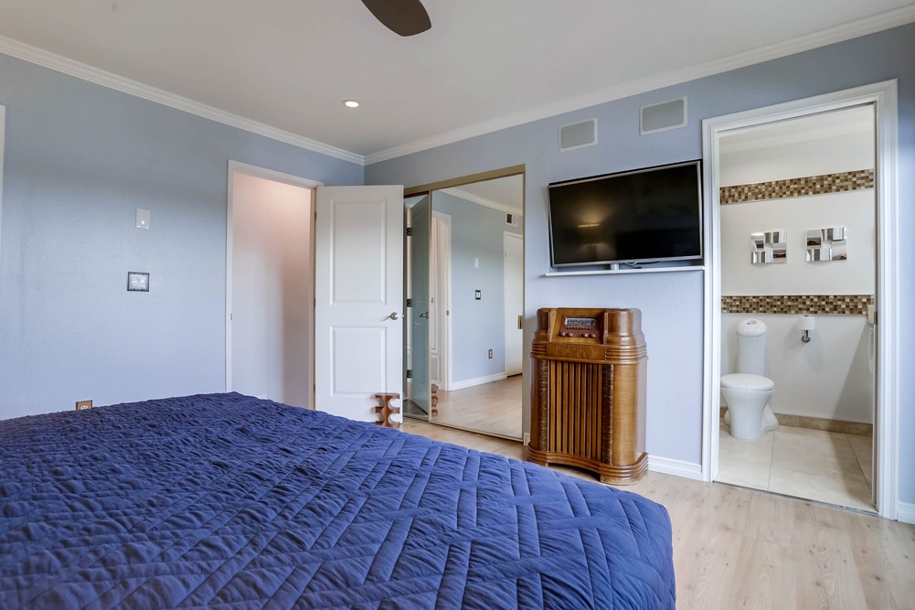 Virtual tour photo 23 of 29 for 4733 W Mountain View Dr UNIT 5