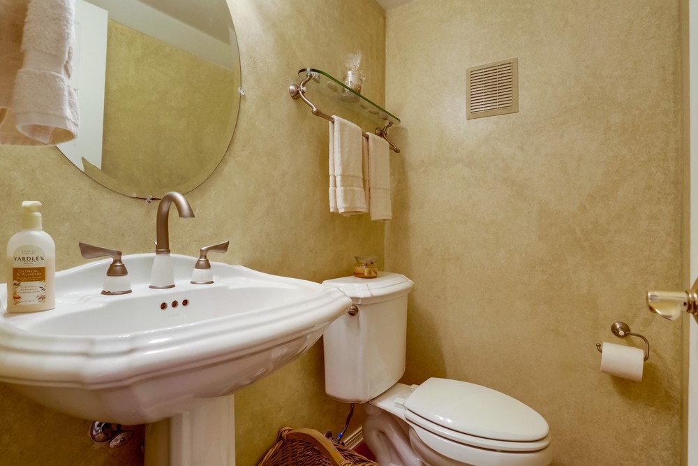 Virtual tour photo 22 of 38 for 4738 Lotus St