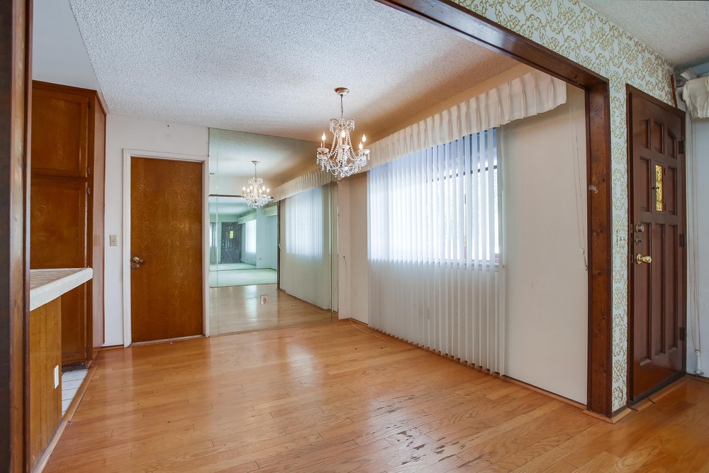 Virtual tour photo 12 of 54 for 4742 Vandever Ave