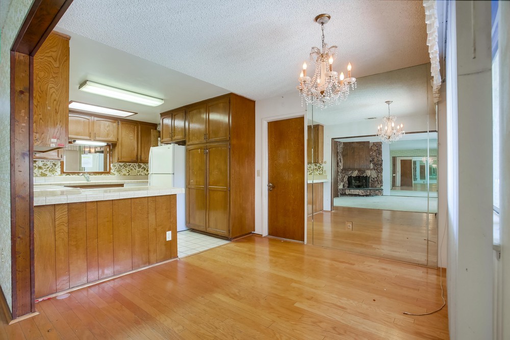 Virtual tour photo 13 of 54 for 4742 Vandever Ave