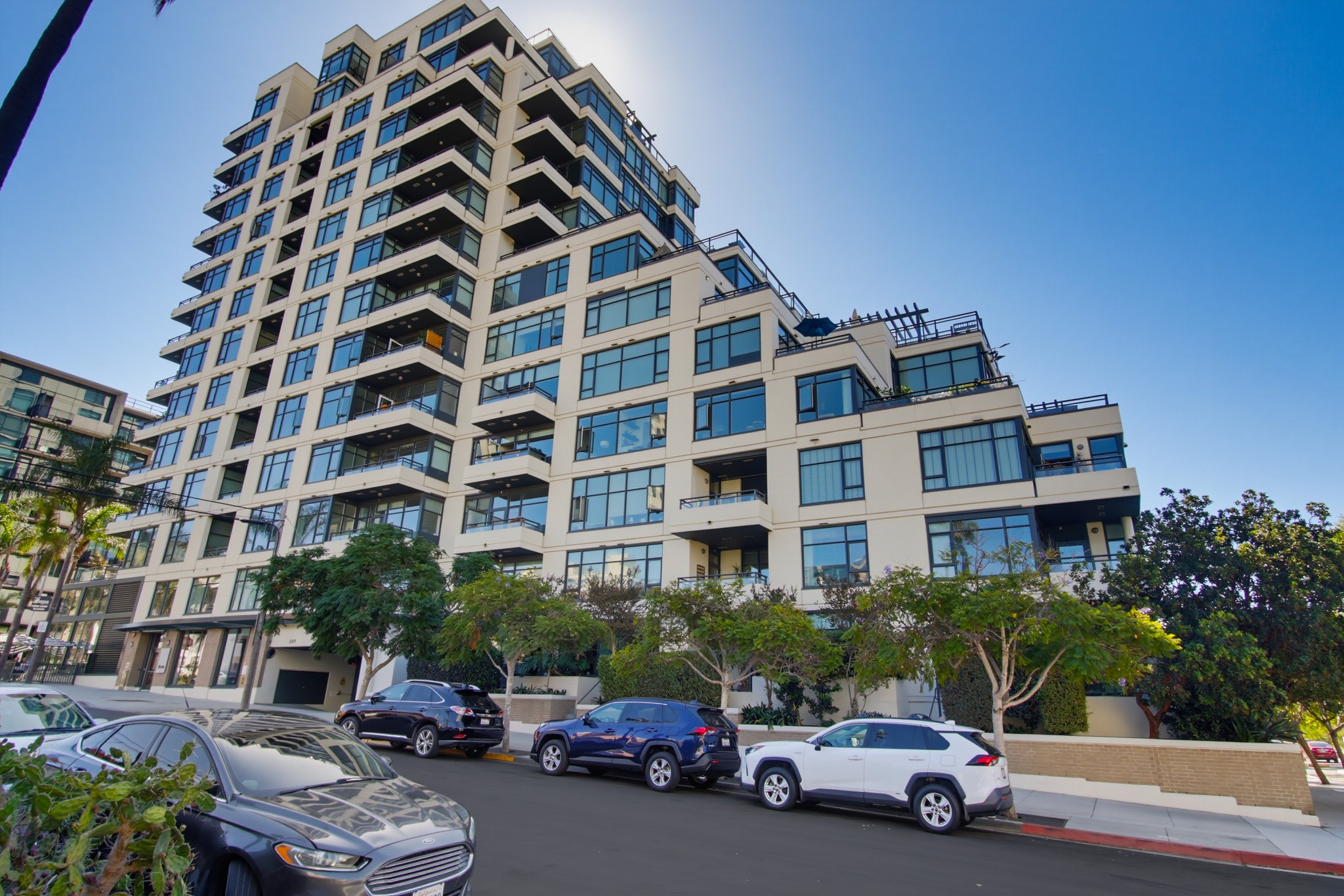 Virtual tour photo 4 of 74 for 475 Redwood St