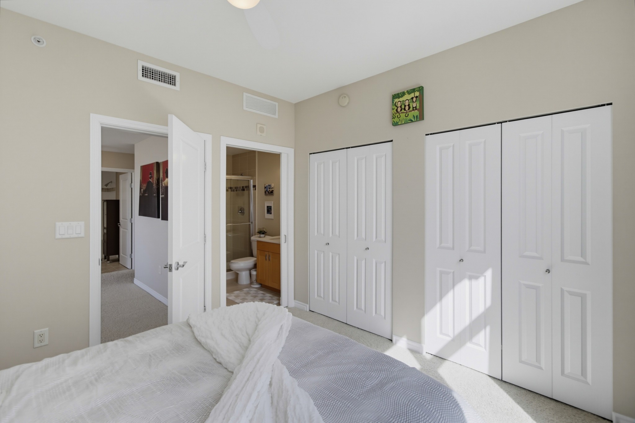 Virtual tour photo 30 of 74 for 475 Redwood St