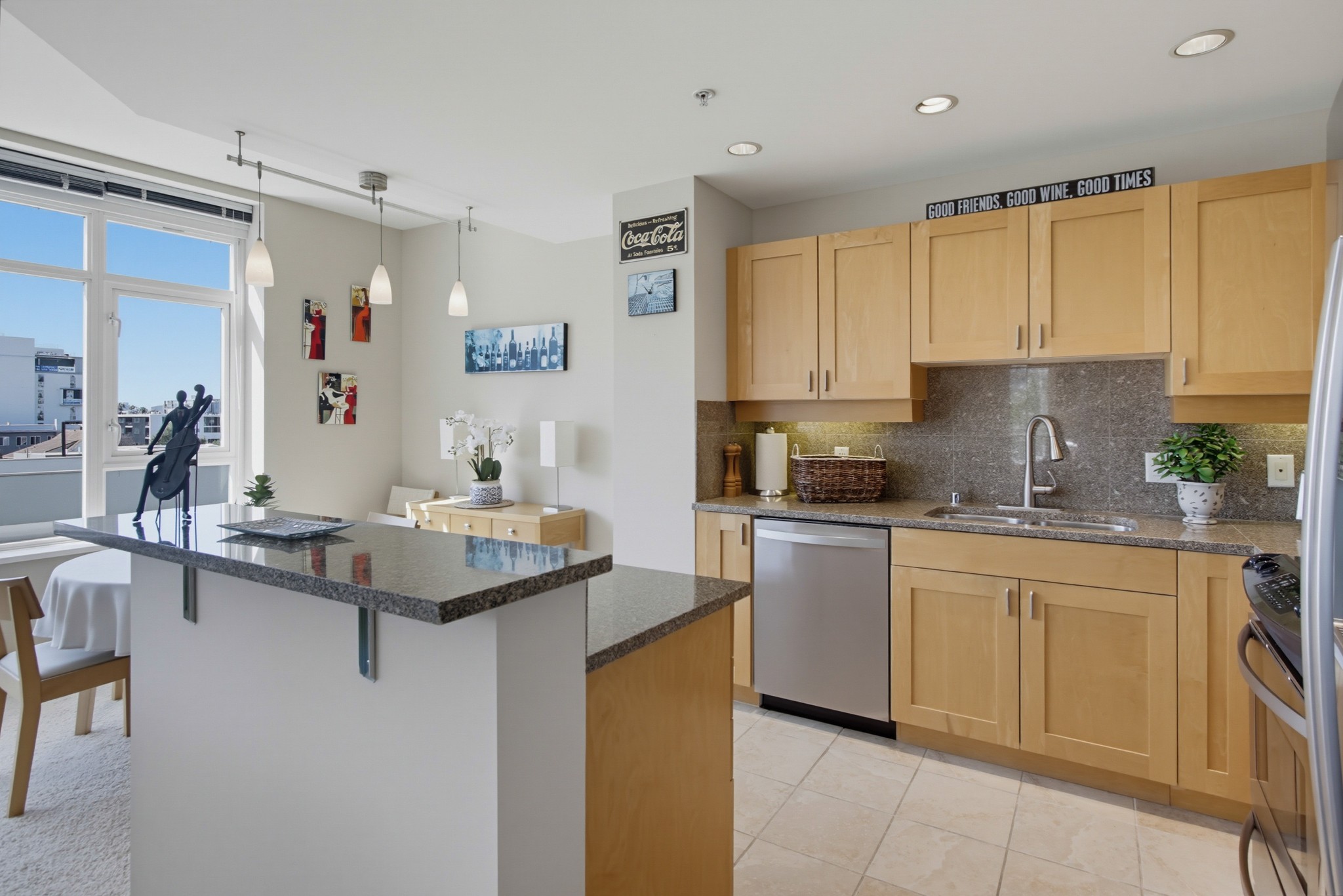 Virtual tour photo 15 of 35 for 475 Redwood St