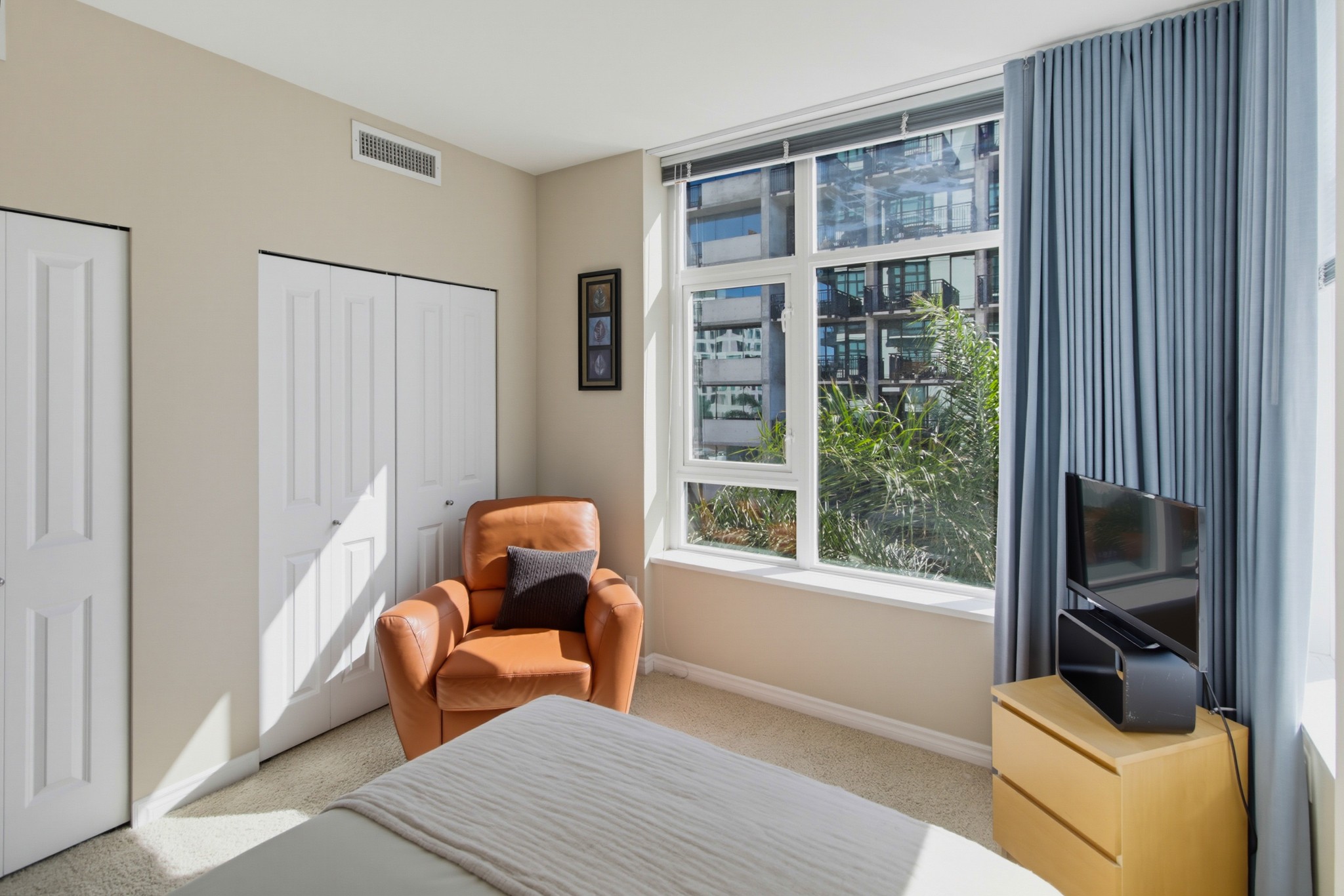 Virtual tour photo 19 of 35 for 475 Redwood St