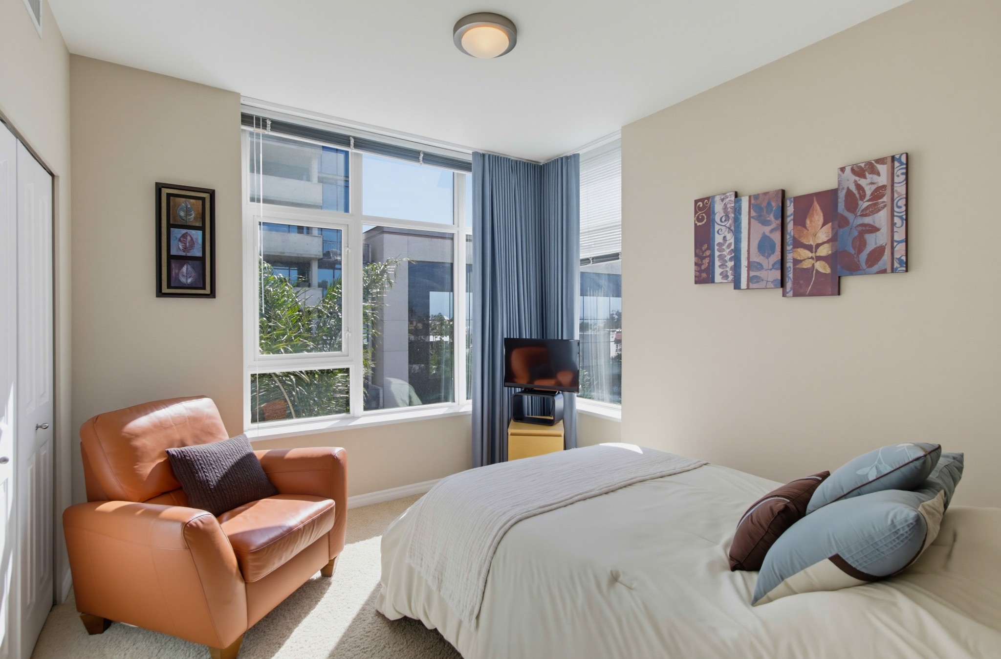 Virtual tour photo 20 of 35 for 475 Redwood St