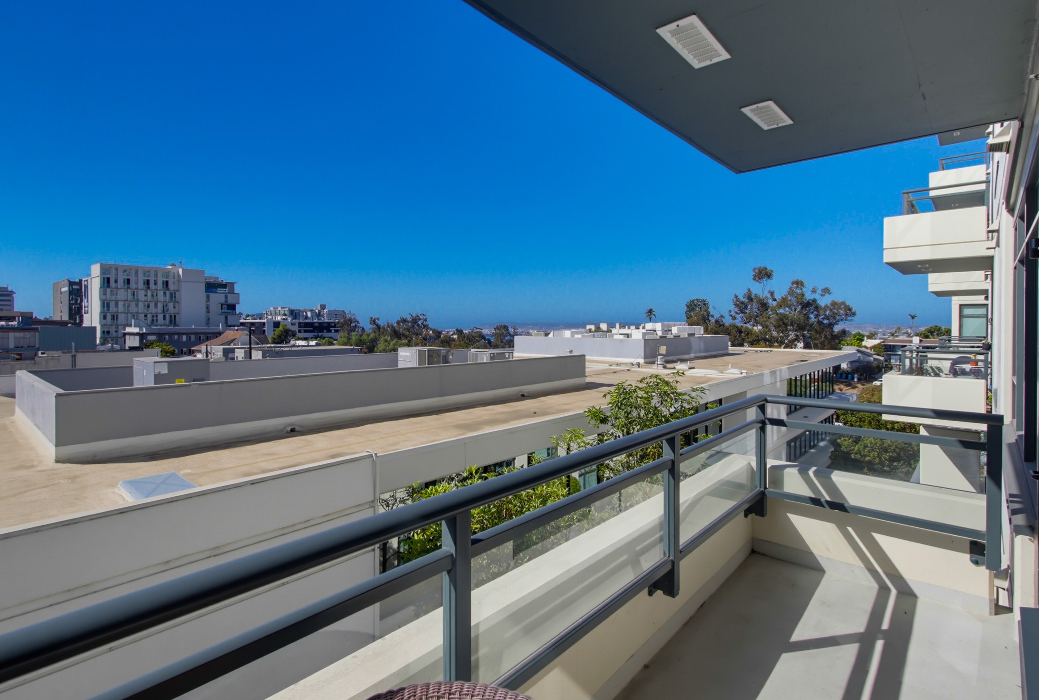 Virtual tour photo 27 of 35 for 475 Redwood St