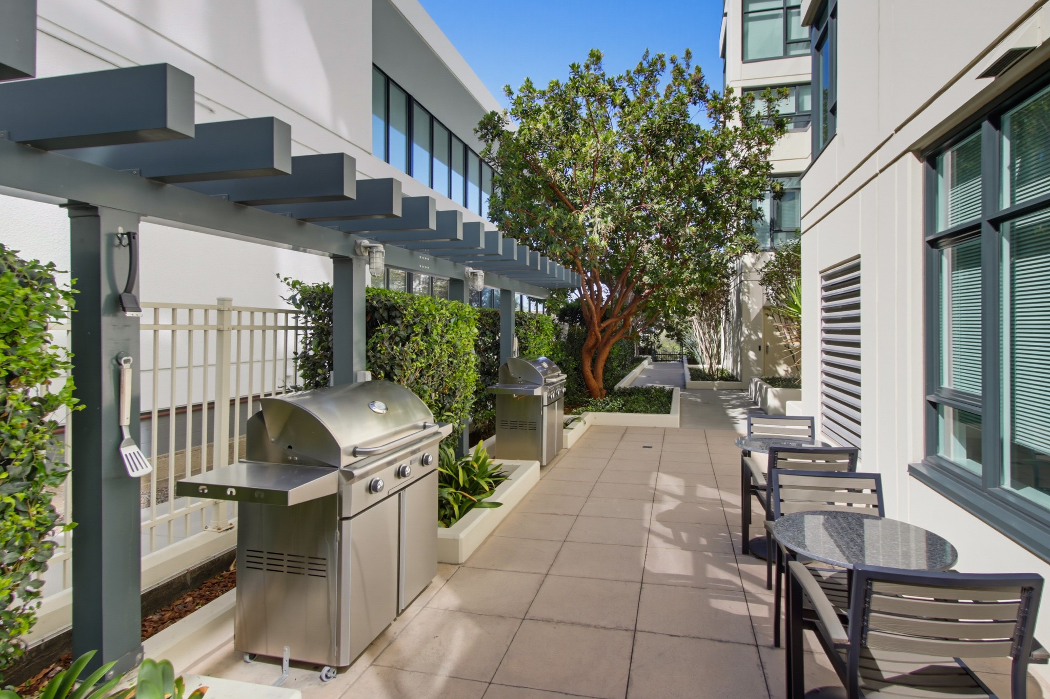 Virtual tour photo 29 of 35 for 475 Redwood St