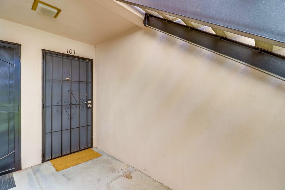Virtual tour photo 7 of 34 for 4750 Noyes St #103