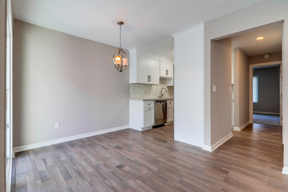Virtual tour photo 13 of 34 for 4750 Noyes St #103