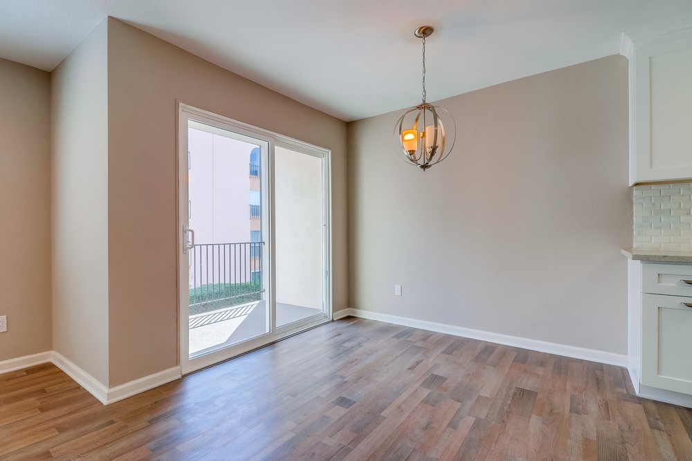 Virtual tour photo 14 of 34 for 4750 Noyes St #103