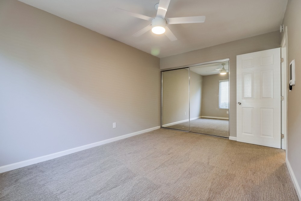 Virtual tour photo 28 of 34 for 4750 Noyes St #103