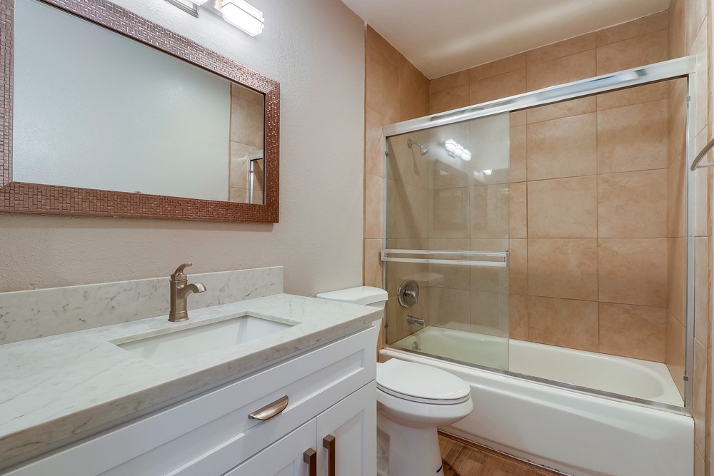 Virtual tour photo 32 of 34 for 4750 Noyes St #103
