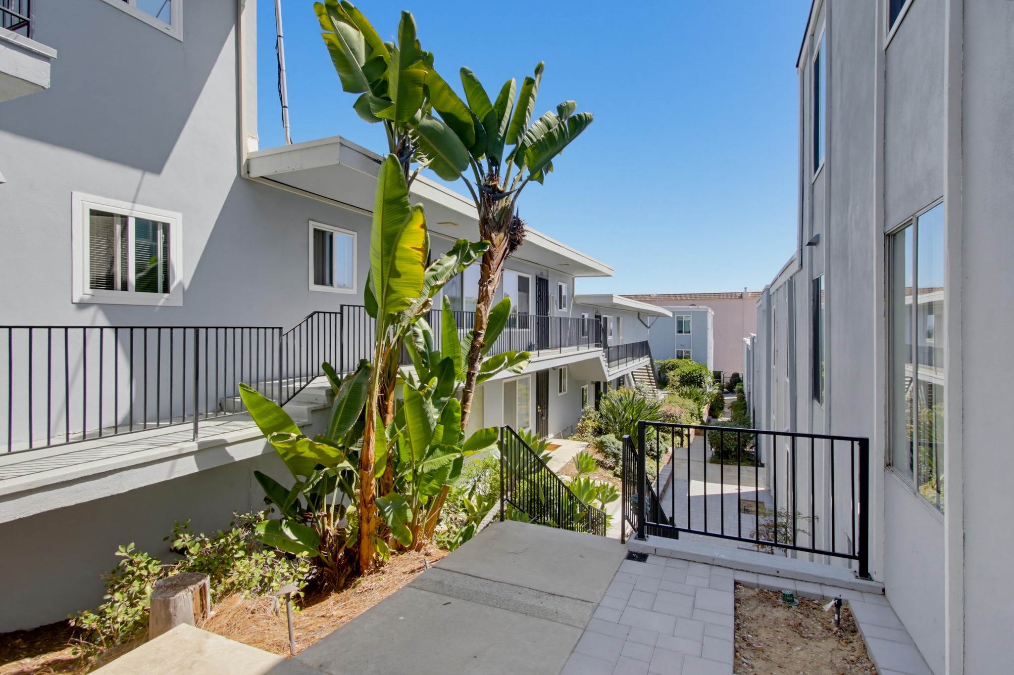 Virtual tour photo 8 of 81 for 4750 Noyes St Apt 218
