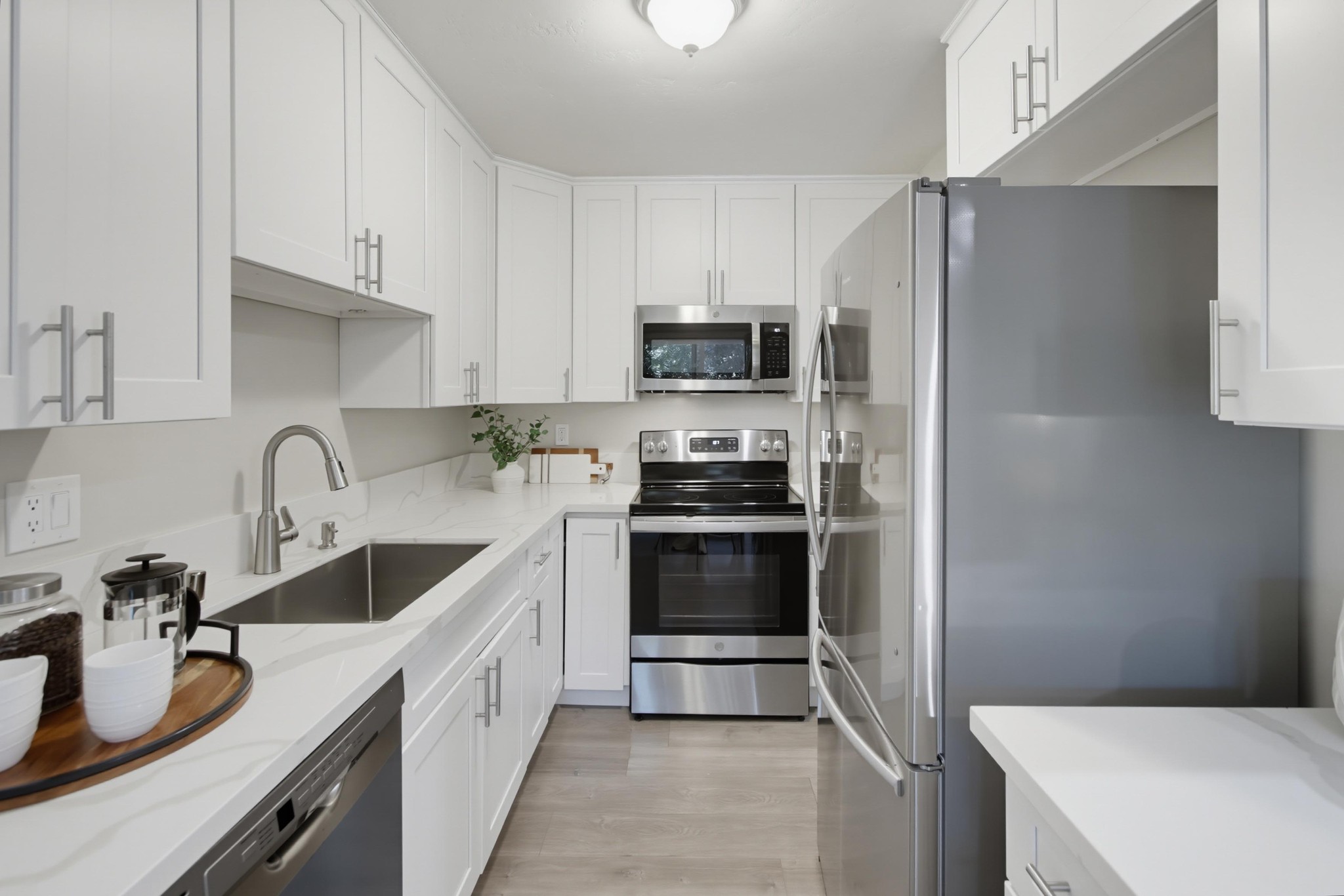 Virtual tour photo 19 of 81 for 4750 Noyes St Apt 218