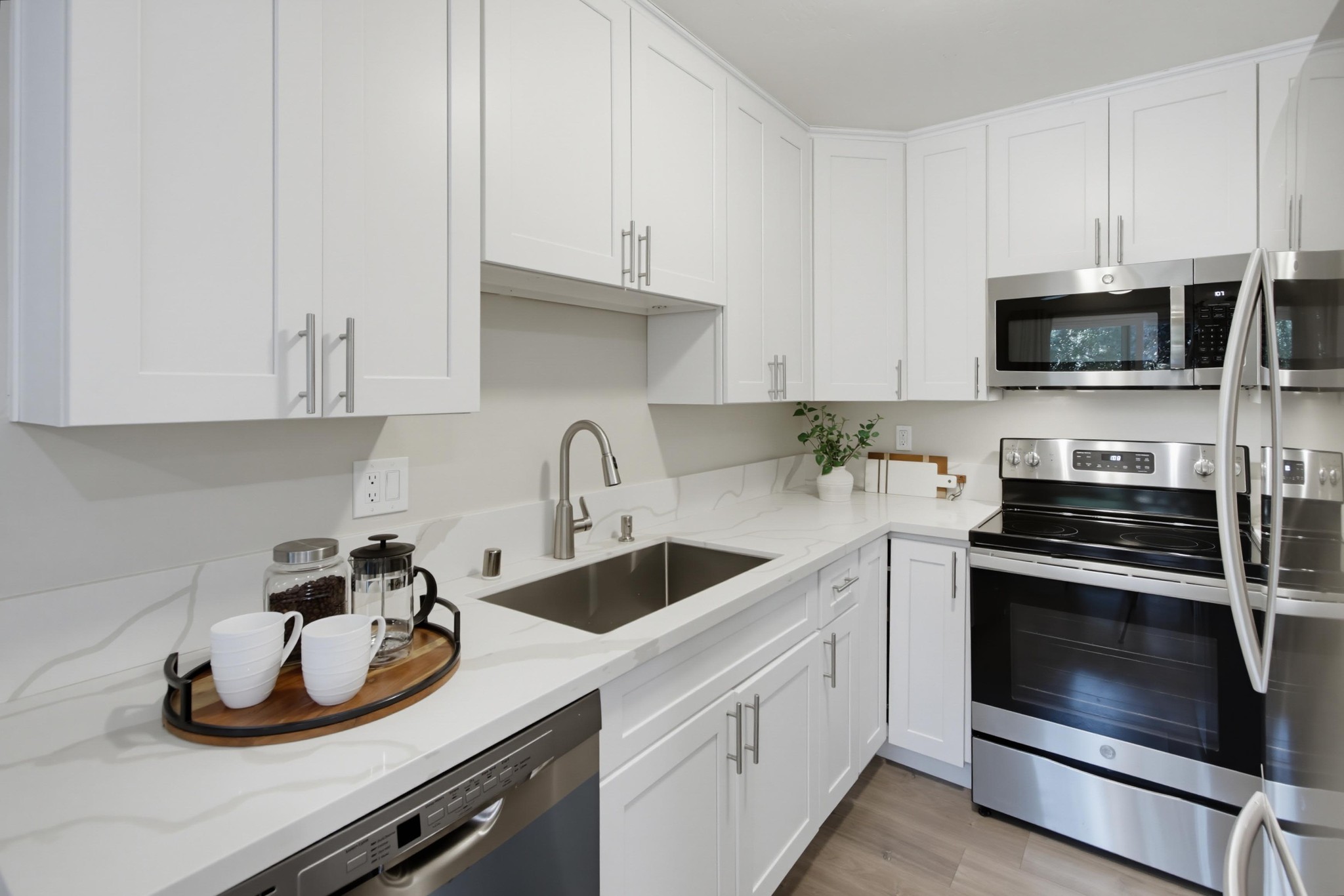 Virtual tour photo 21 of 81 for 4750 Noyes St Apt 218