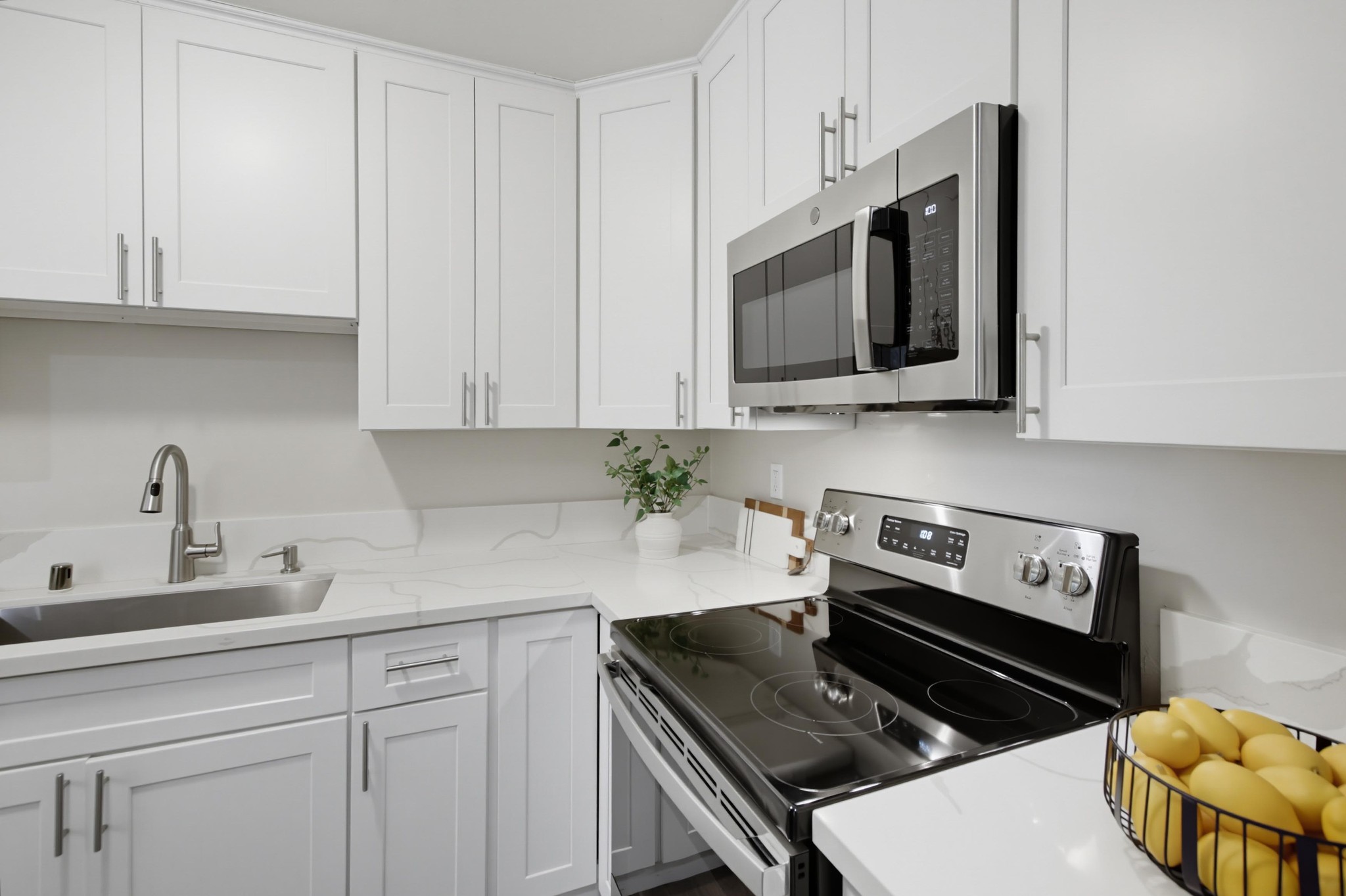 Virtual tour photo 22 of 81 for 4750 Noyes St Apt 218
