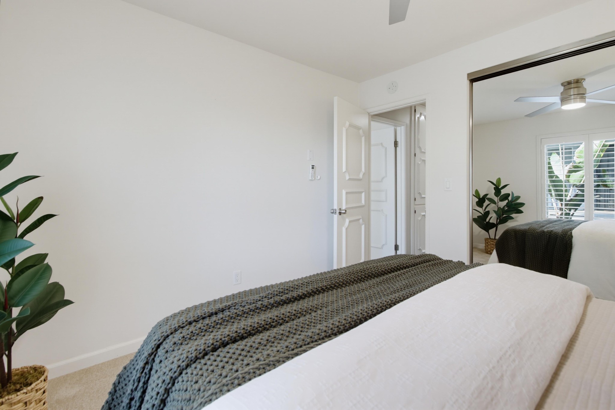 Virtual tour photo 32 of 81 for 4750 Noyes St Apt 218