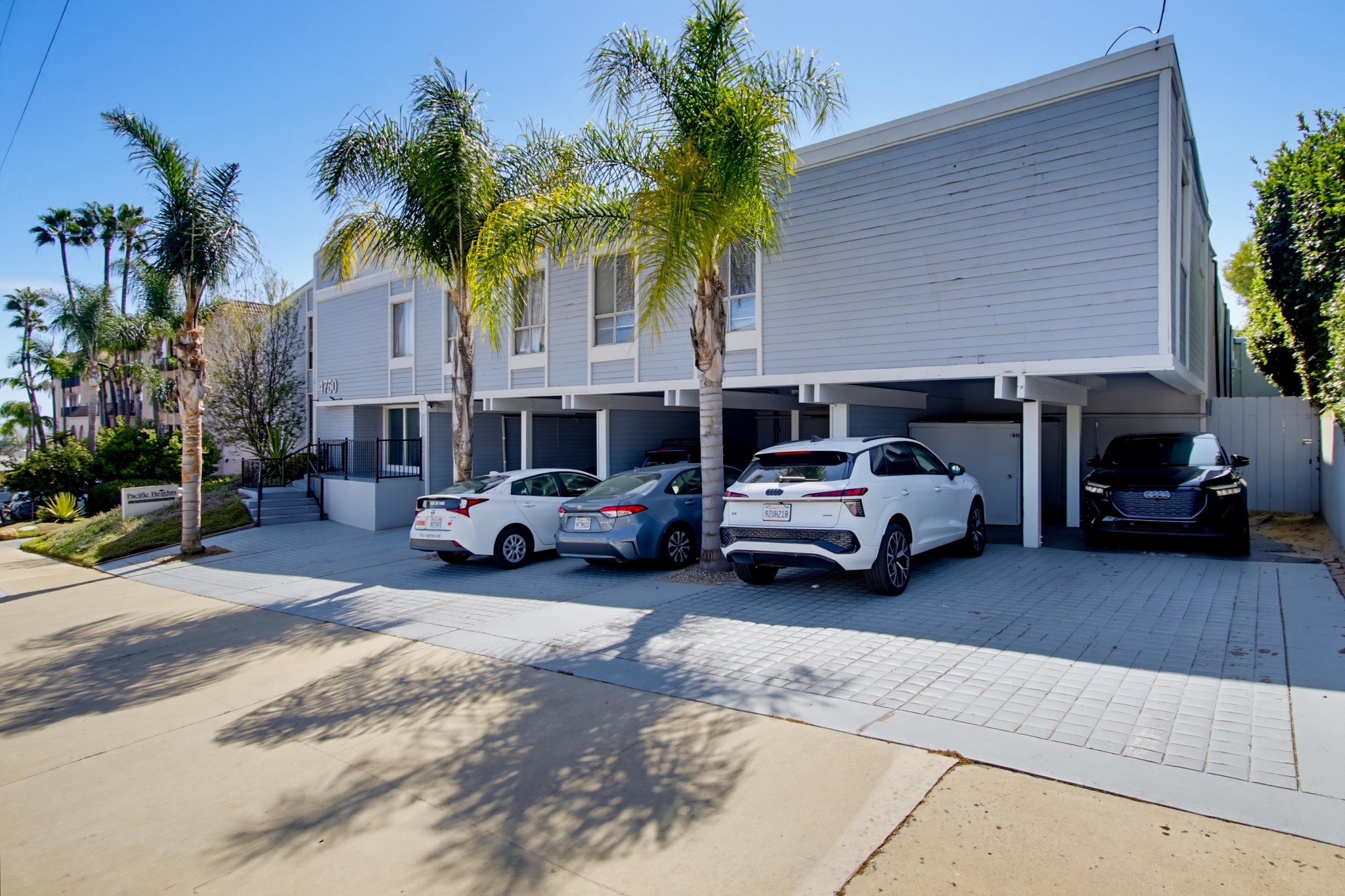 Virtual tour photo 41 of 81 for 4750 Noyes St Apt 218