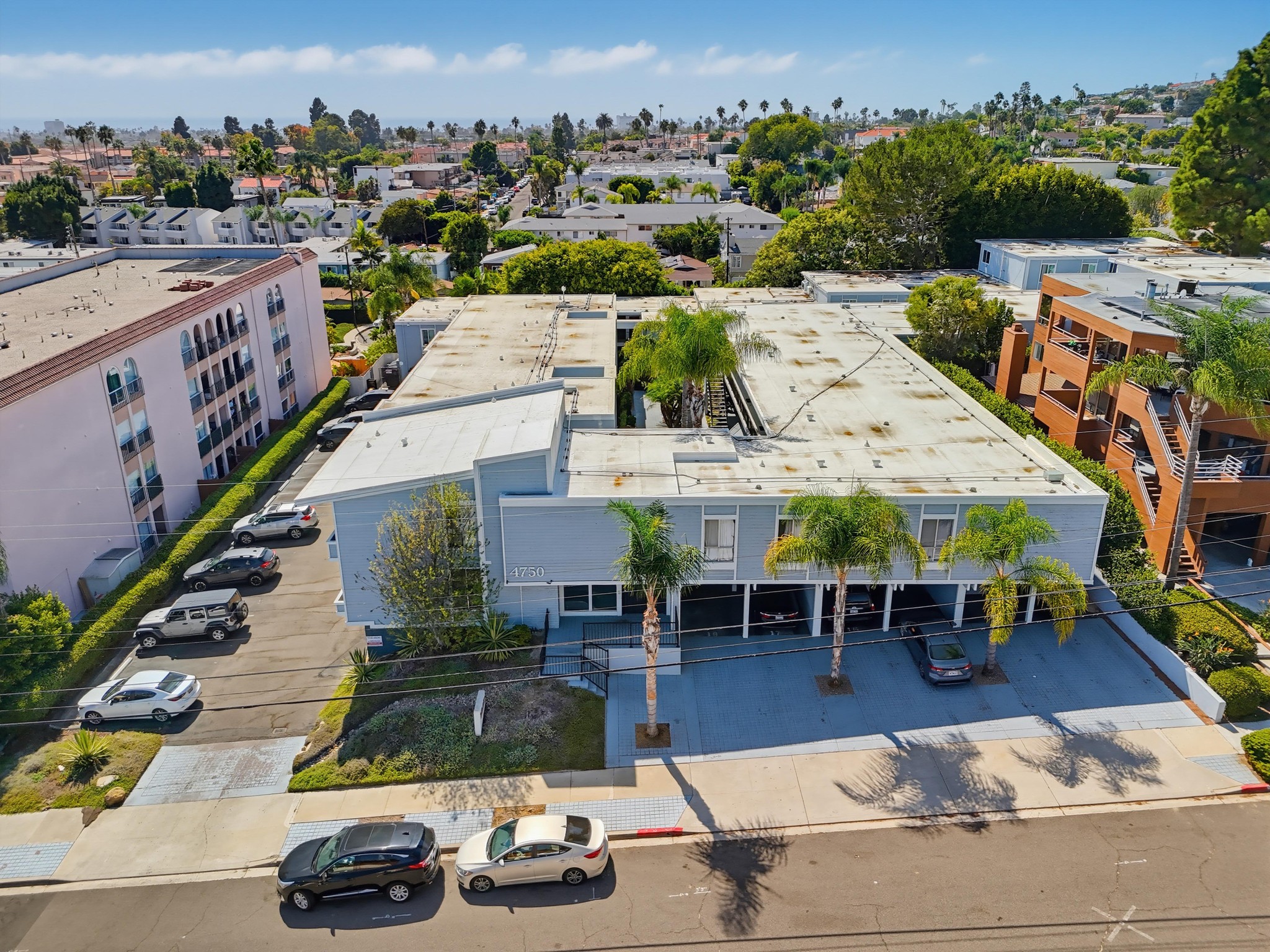 Virtual tour photo 51 of 81 for 4750 Noyes St Apt 218